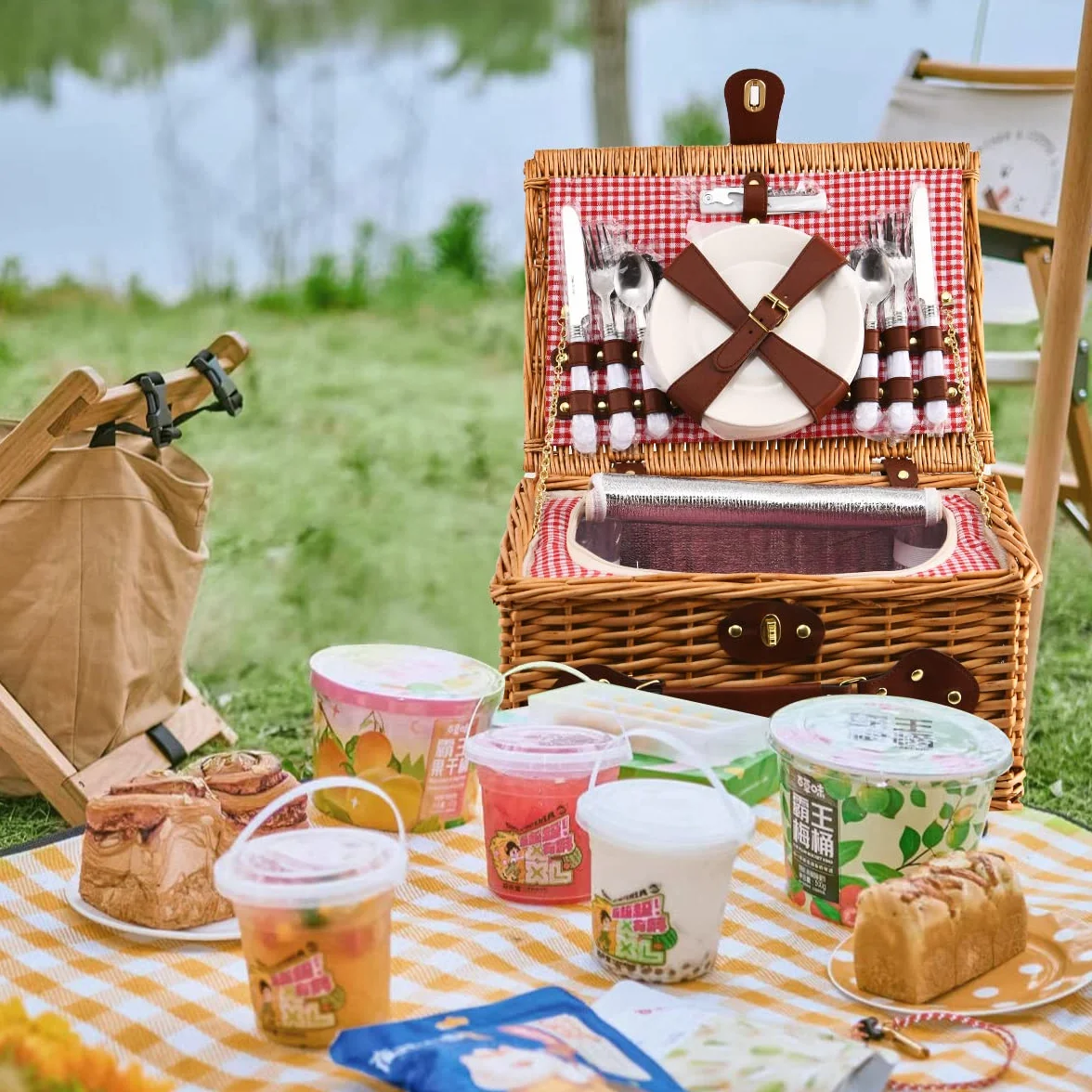 Willow 4-osobowy kosz piknikowy z izolowaną lodówką, wodoodporny koc, zestaw sztućców, kosz wiklinowy