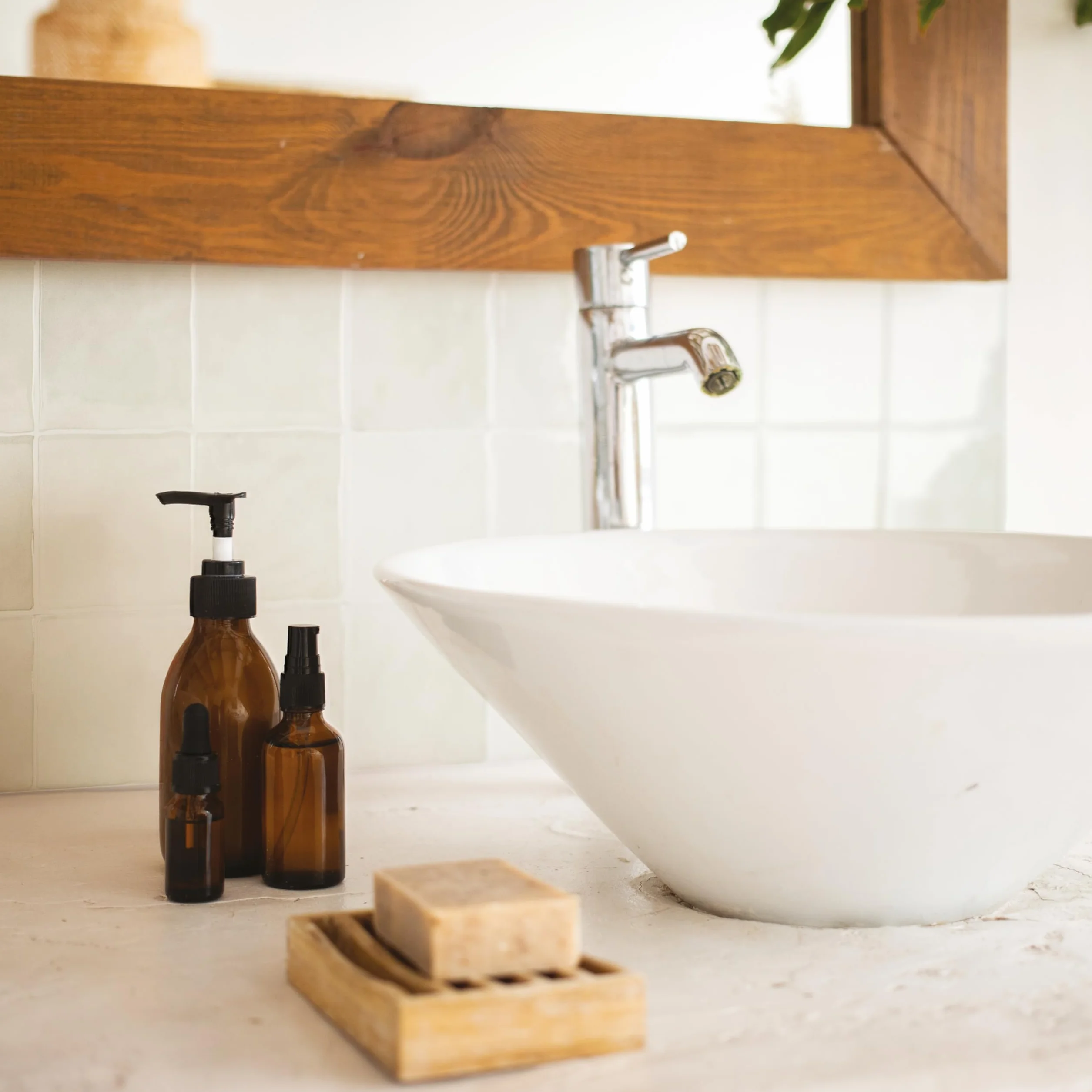 Smart Tiles Samoprzylepne płytki do kuchni i łazienki – beżowe/szare, naklejki na płytki 3D, tylna ścianka kuchenna, panele ścienne, 5 płytek (22,86 x 22,86 cm), łatwy montaż, wyprodukowano w Kanadzie