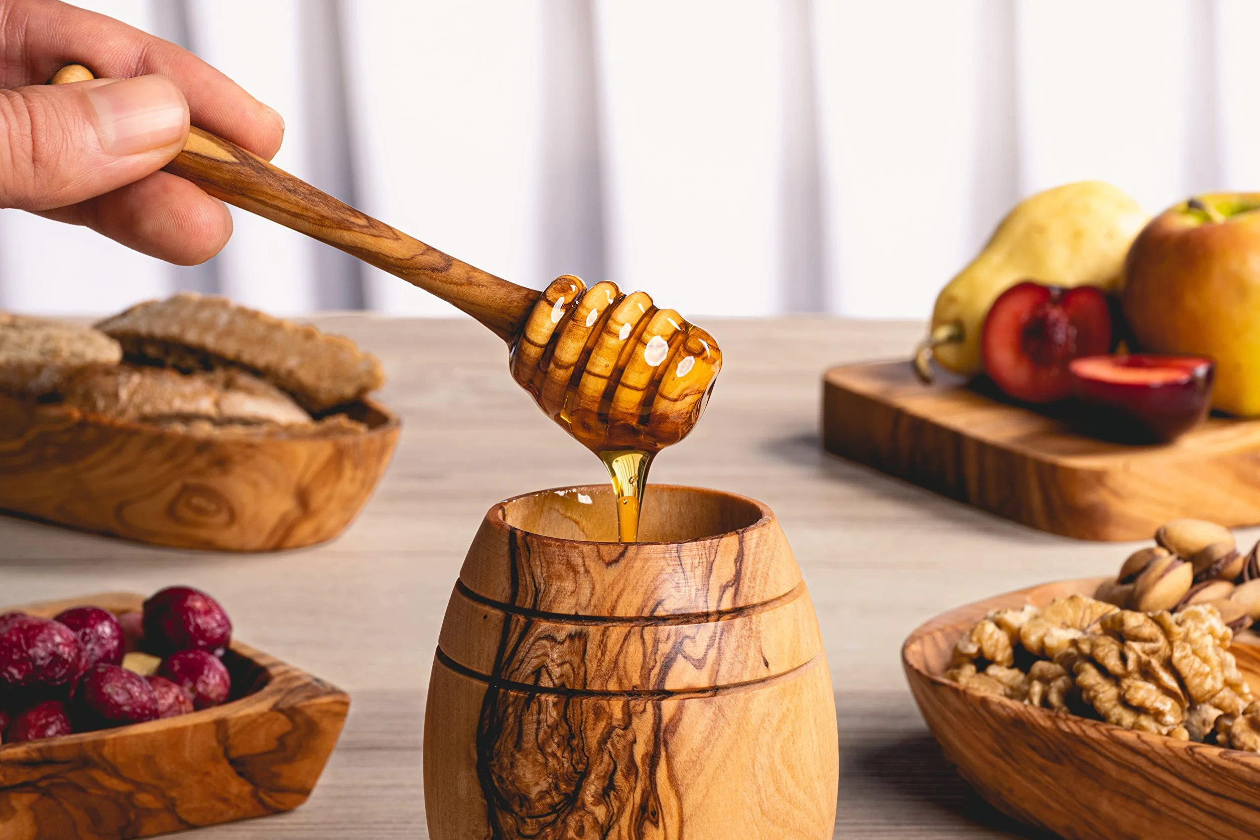 Garnek na miód z naturalnego drewna oliwkowego z łyżeczką – ręcznie wykonany – 12 x 8 cm – pojemnik na miód z drewna z pokrywką i łyżeczką do miodu – 12 x 8 cm, z łyżeczką do miodu, z drewna