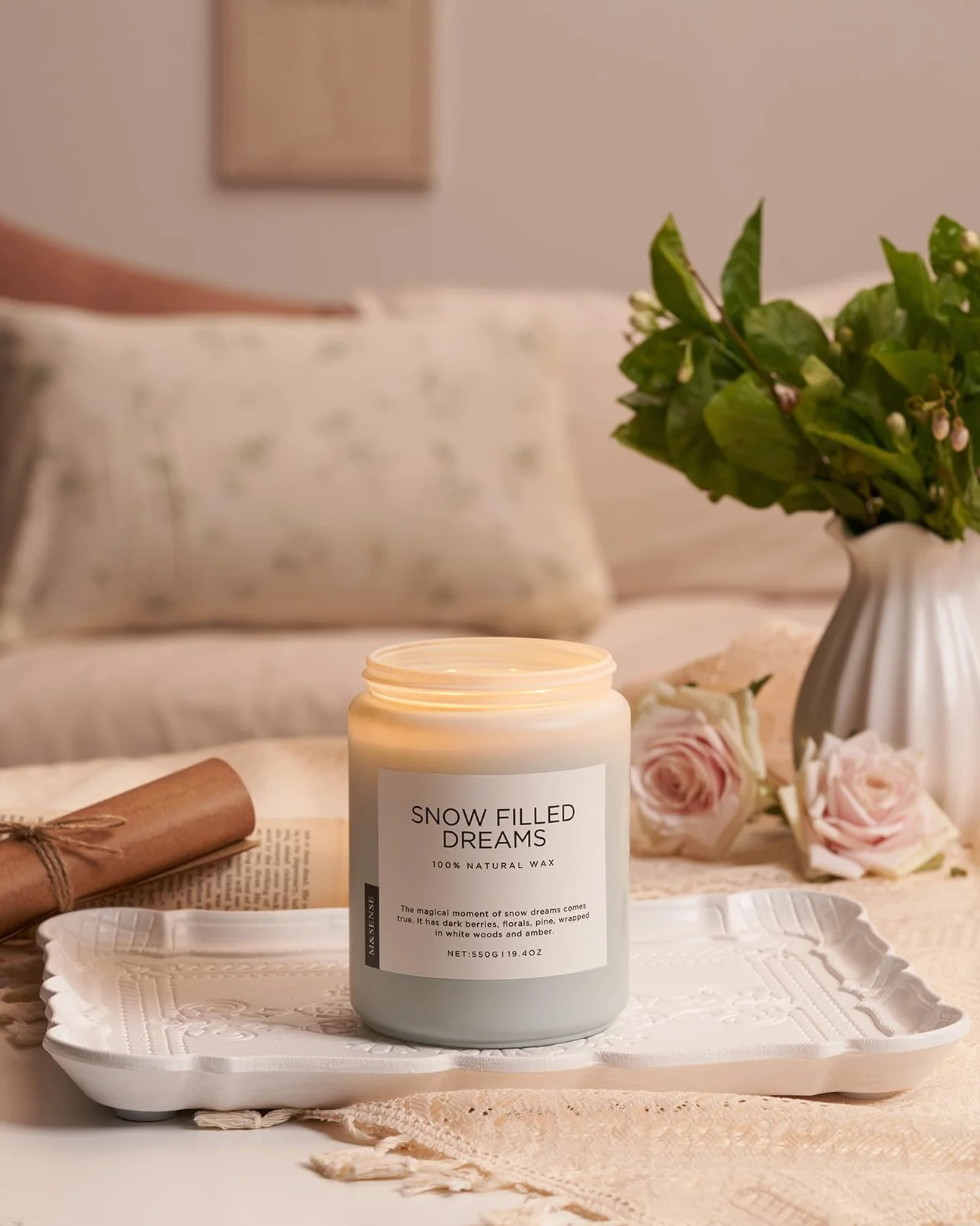 Świece zapachowe M&SENSE duże w szkle Śnieżne Marzenia Zimowe z jeżyną i sosną 550g, 110 godz. czasu palenia naturalne prezenty świec aromaterapeutycznych SnowFilledDreams