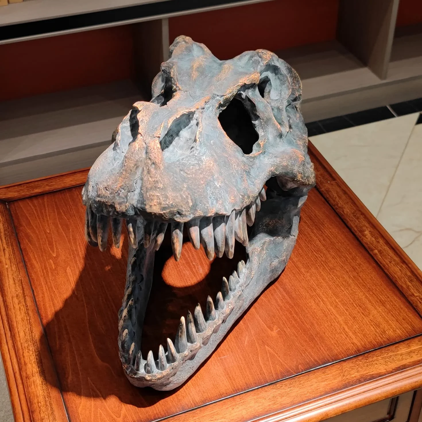 Gigantyczny tyranozaur rex czaszka dinozaura wisząca figurka skamieniałości T-rex czaszka naścienna głowa dinozaura trofeum sztuczna wypychanie figurka ścienna dekoracja ścienna rzeźba 50 cm