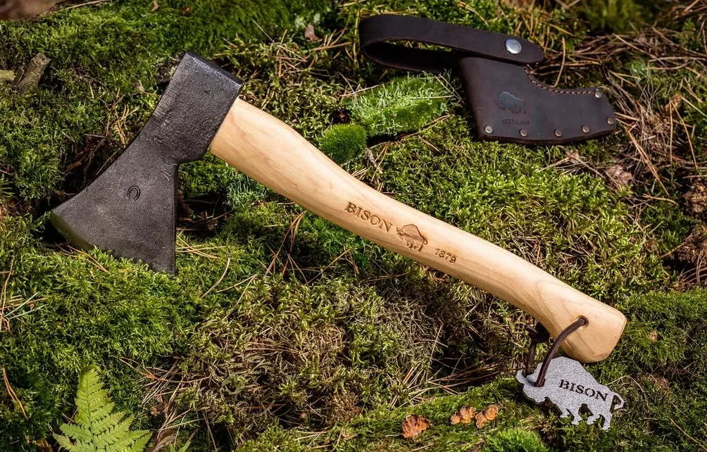 Bison 1879 Siekiera uniwersalna 800 g, HY 380 mm - idealna równowaga między zwrotnością a siłą uderzenia