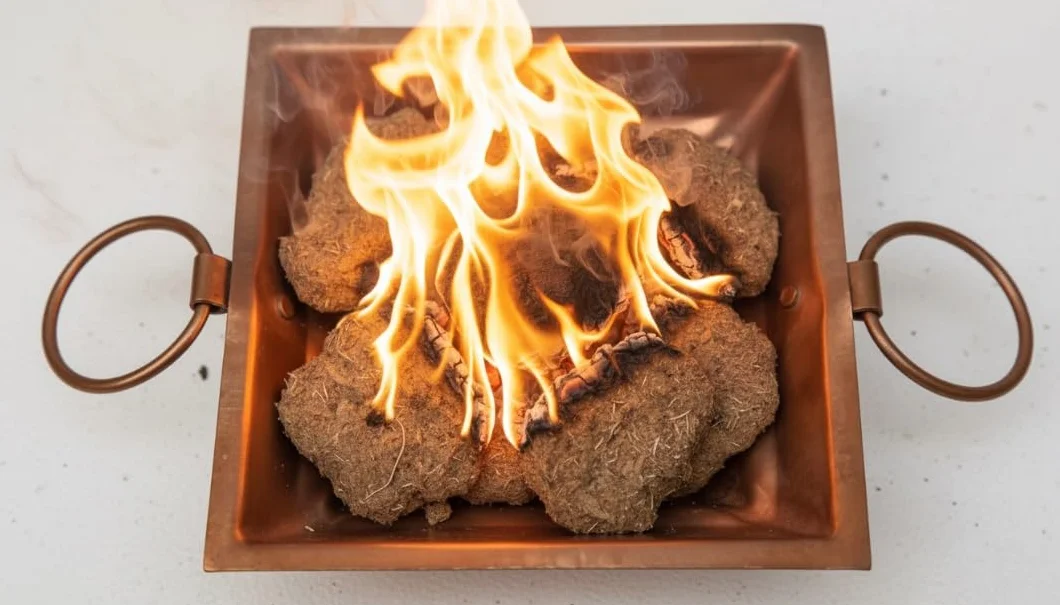 Zestaw Copper Havan Kund Mini Pyramid Agnihotra akcesoria do hinduskiej pooji miniaturowa piramida hinduskie rytuały ślubne miedziana piramida Havan Samagri do Hawan