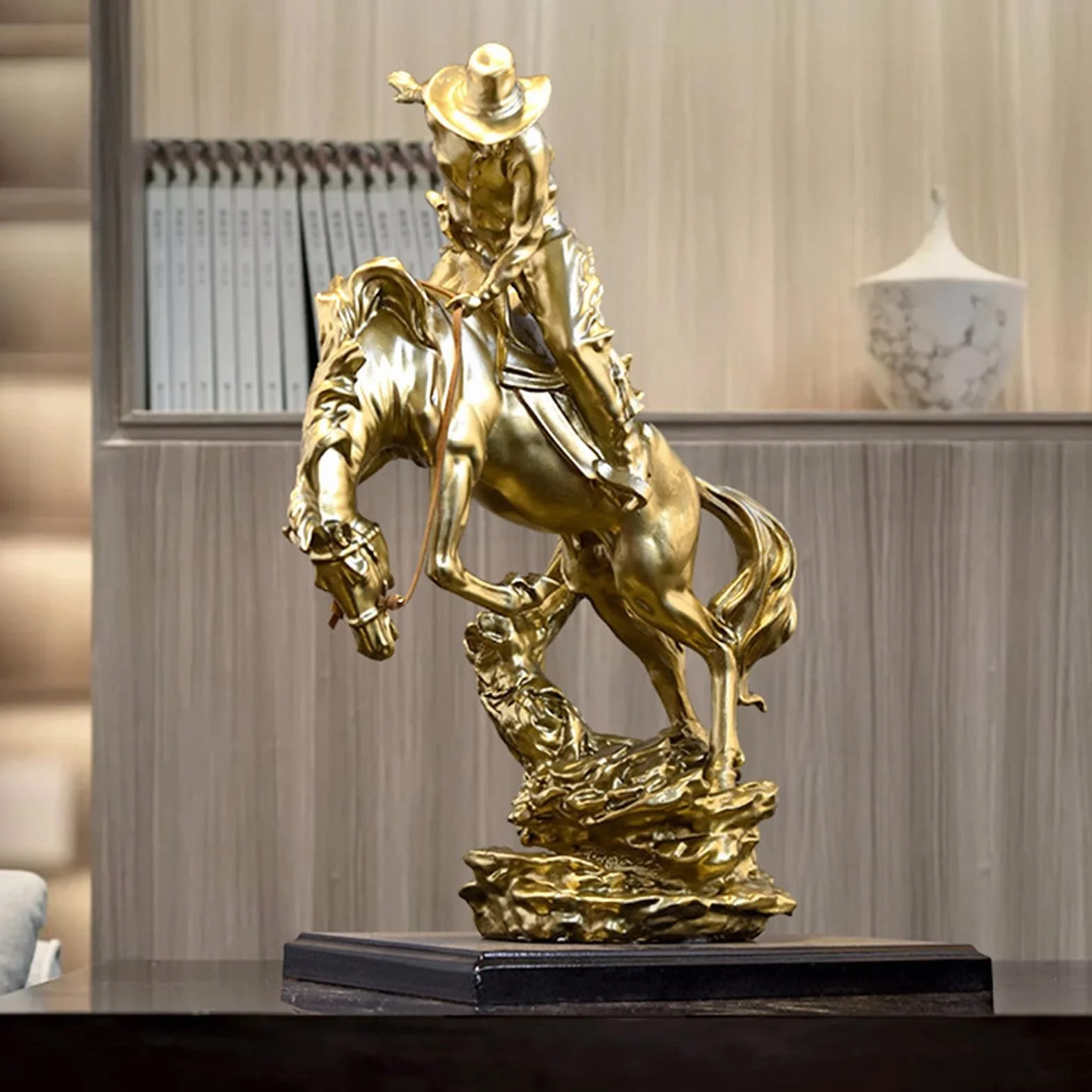 Artystyczna statuetka - ozdobna rzeźba - zachodni kowboj jadący koń statuetka rycerza wojownika figurka z żywicy kolekcja Bucking Bronco statua, figurka artystyczna kolekcja prezentów do