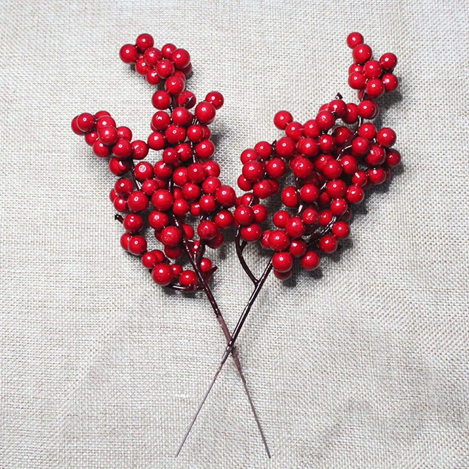 20 sztuk sztucznych czerwonych ostrokrzewów - gałązka jagodowa Holly Berry na ozdoby choinkowe i wieniec bożonarodzeniowy, dekoracyjne gałązki z jagodami