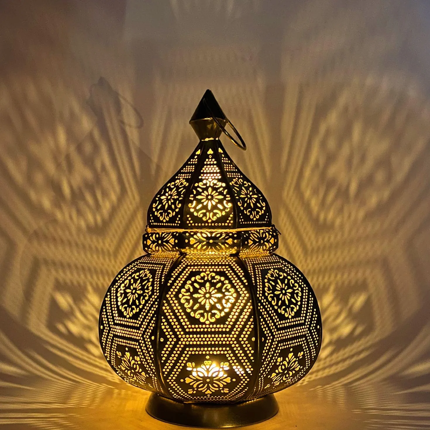 Orientalna latarnia z metalu, maha złota, 28 cm, orientalny marokański lampion ogrodowy, marokański metalowy lampion do użytku na zewnątrz jako latarnia ogrodowa lub wewnątrz jako latarnia stołowa