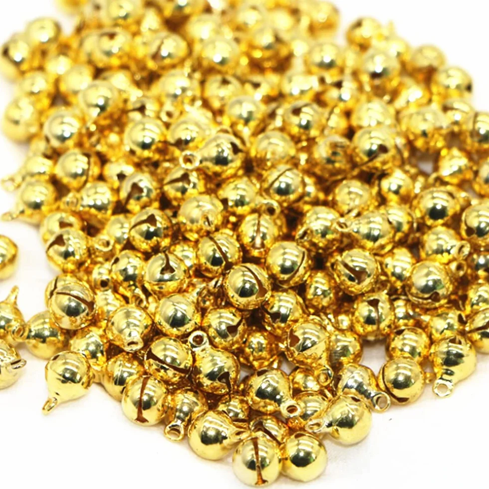 100 sztuk złotych metalowych dzwoneczków, dzwoneczek z żelaza, z oczkiem, dekoracja na Boże Narodzenie, wesele, do majsterkowania, produkcji biżuterii, dla zwierząt domowych, wiatru, dzwonków, dekoracja bożonarodzeniowa, 8 mm