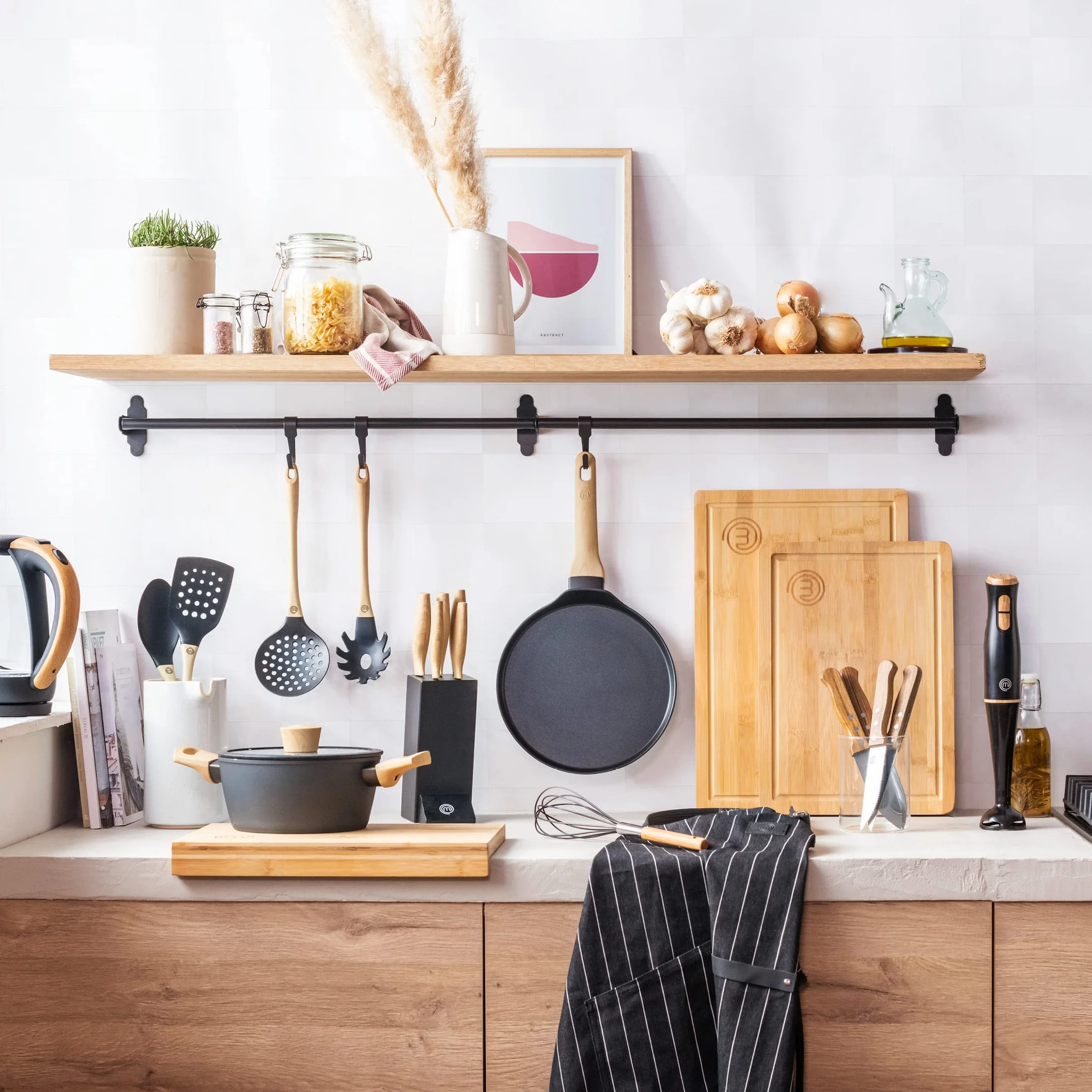 MasterChef Zestaw noży do steków 4-częściowy, Rozmiar L, Stal nierdzewna, Nitowane uchwyty z drewna akacjowego, Długość: 12,5cm