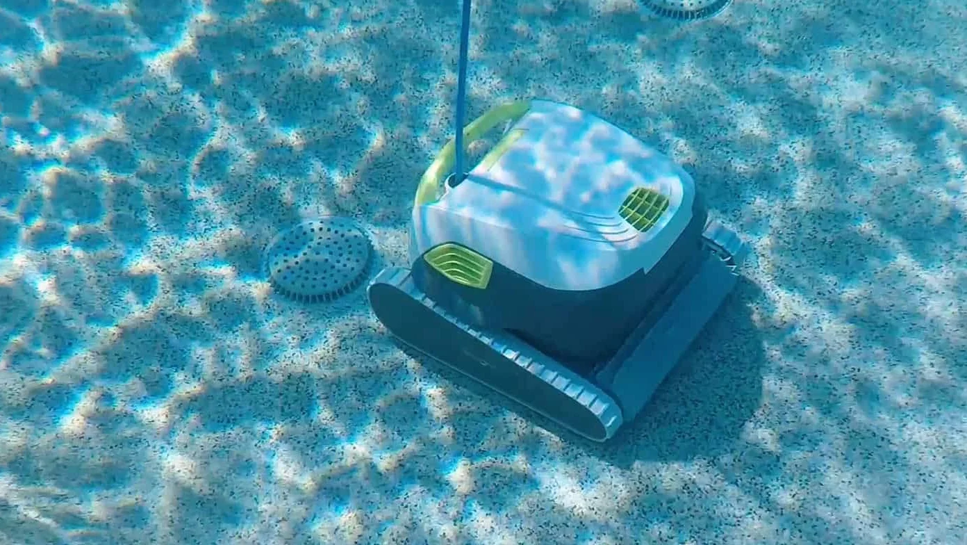 Dolphin T30 Elektryczny robot do czyszczenia basenów - czyszczenie ścian, basen zakopany do 12 m