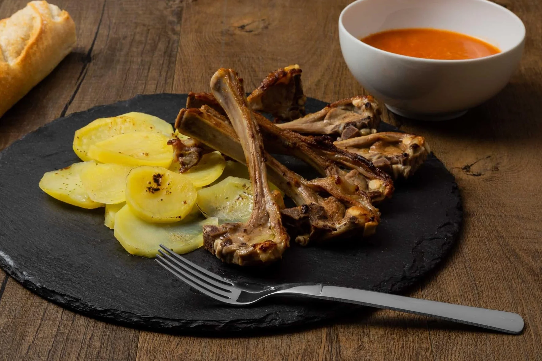Arcos Table nóż – widelec do steków widelec stołowy – monoblock z jednego kawałka stali nierdzewnej 18/10 i 200 mm – kolor srebrny