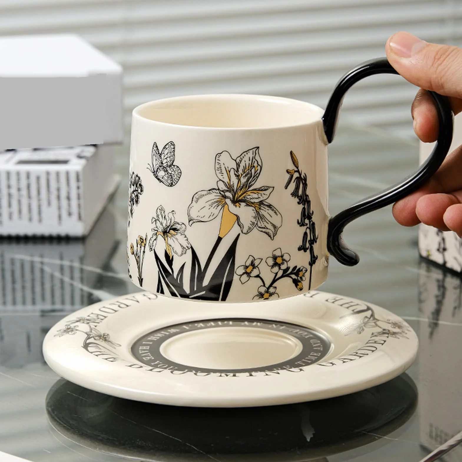 Zestaw Filiżanek Zestaw Naczynia do Picia 260 ml ze Spodkami i Łyżeczkami | Ceramiczny Kubek do Herbaty i Kawy Do Cappuccino Mleka Soku Piwa Do Kuchni Kawiarni Restauracji Domu Na Urodziny I Boże