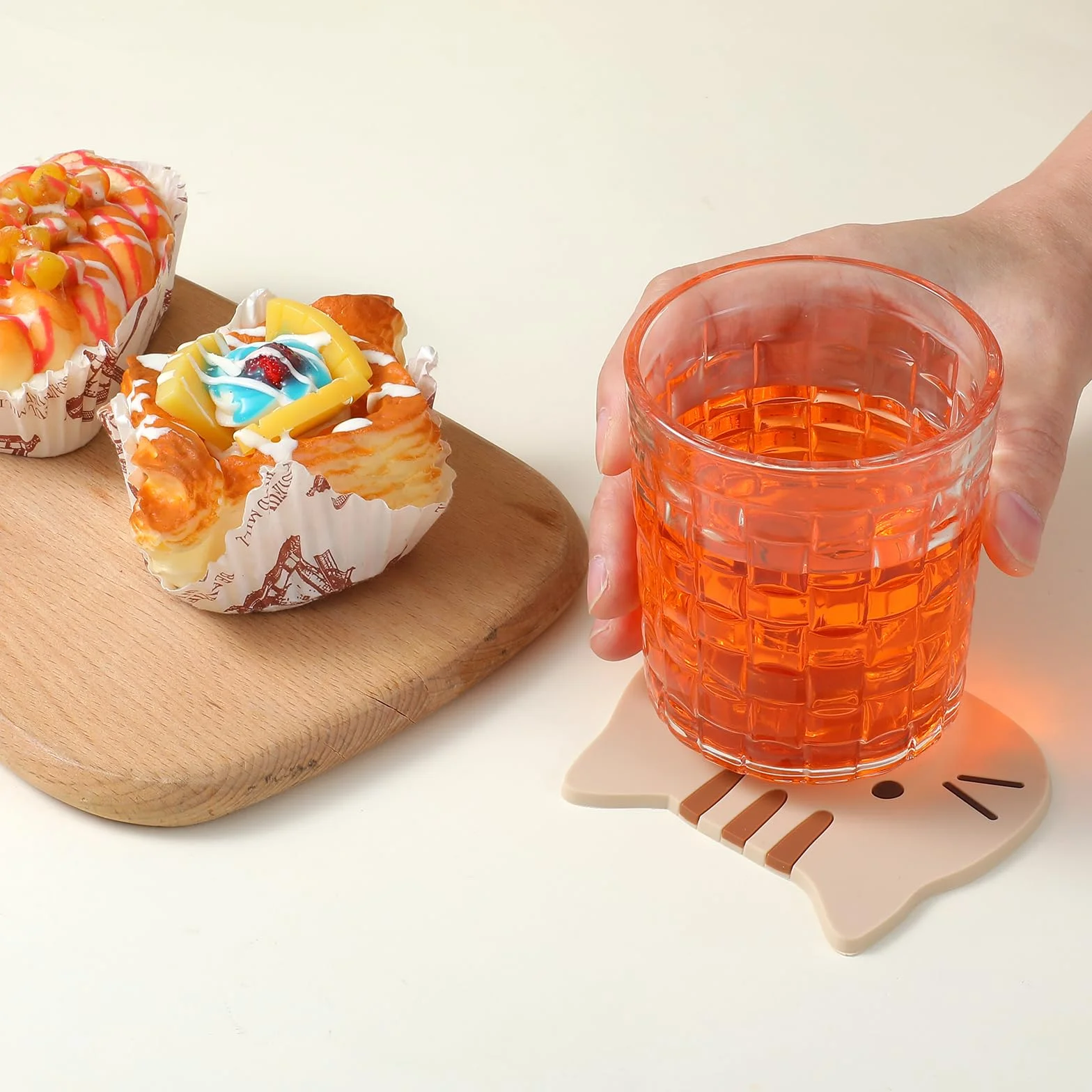 Tyqour 4 silikonowe podstawki dekoracyjne, pod szkło, antypoślizgowe, odporne na wysokie temperatury, do biura, napojów, ochrona mebli