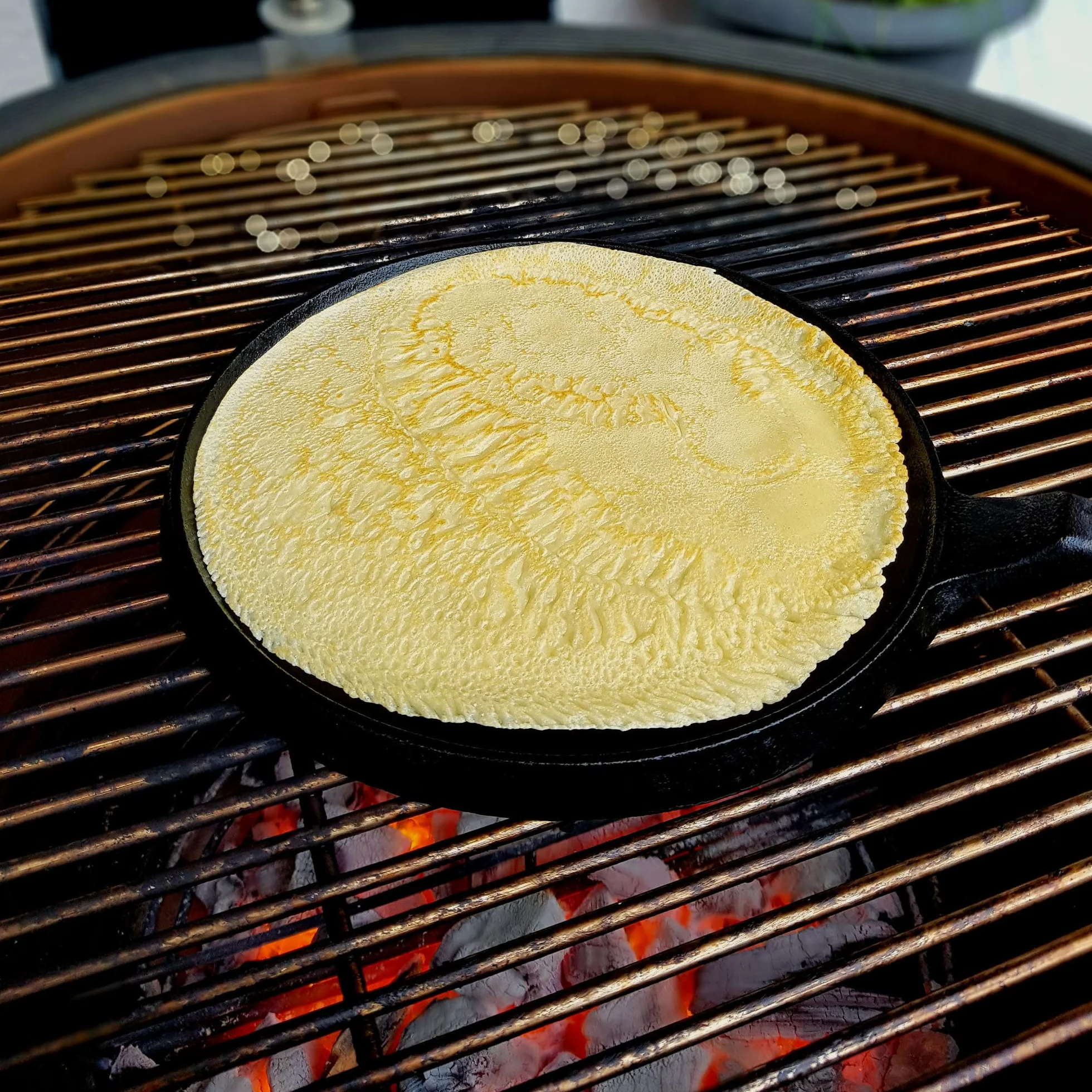 BBQ-Toro Patelnia do naleśników z żeliwa, Ø 26 cm, patelnia do grillowania, czarna, już upieczona i nadaje się do indukcji, naleśniki do naleśników, patelnia grillowa