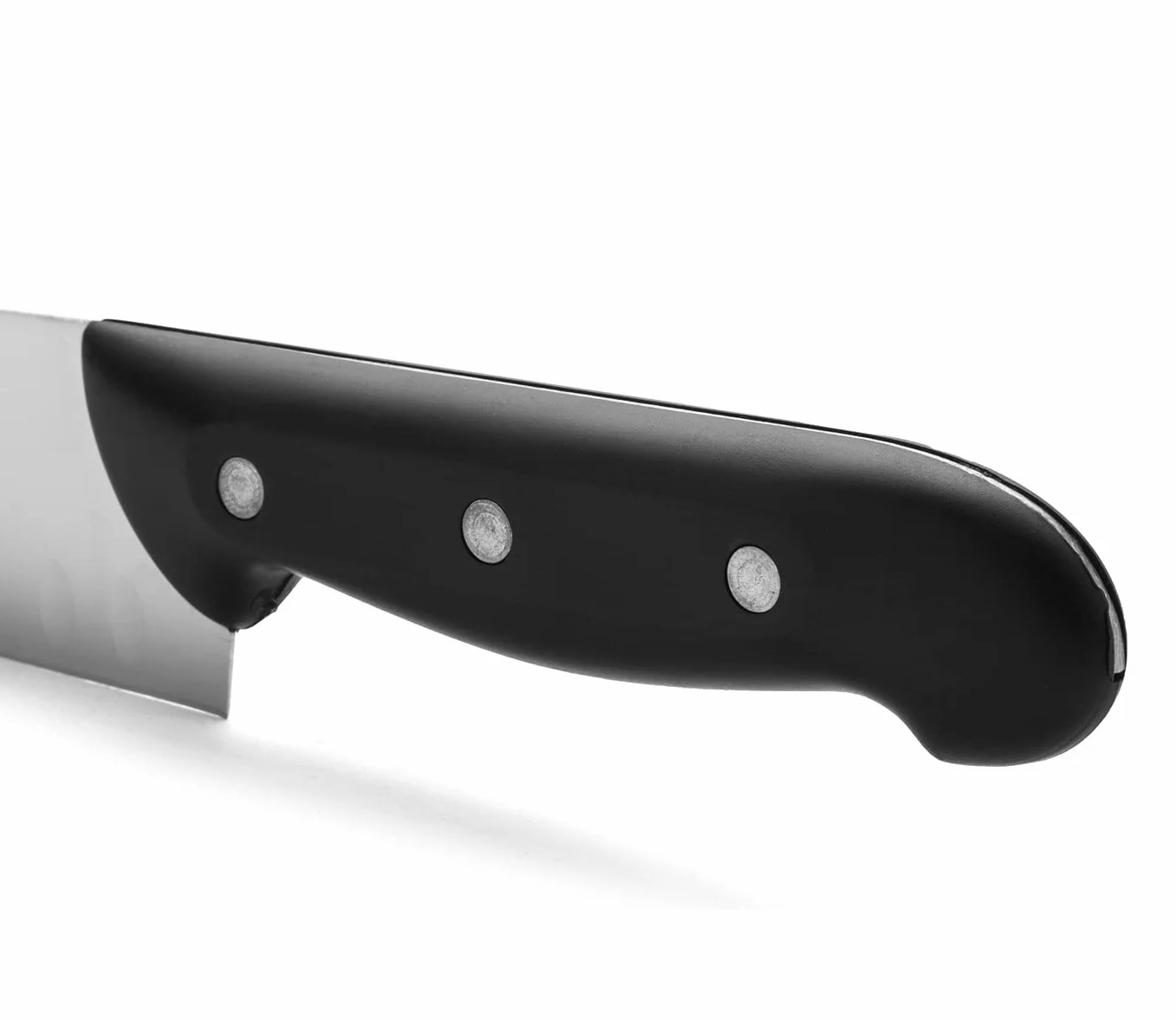 ARCOS Noże Santoku i Nitrum ze stali. Japoński nóż kuchenny do ryb, mięsa i warzyw. Ergonomiczna rękojeść z POM i ostrze o długości 170 mm. Wielofunkcyjny. Seria Maitre. Kolor czarny.