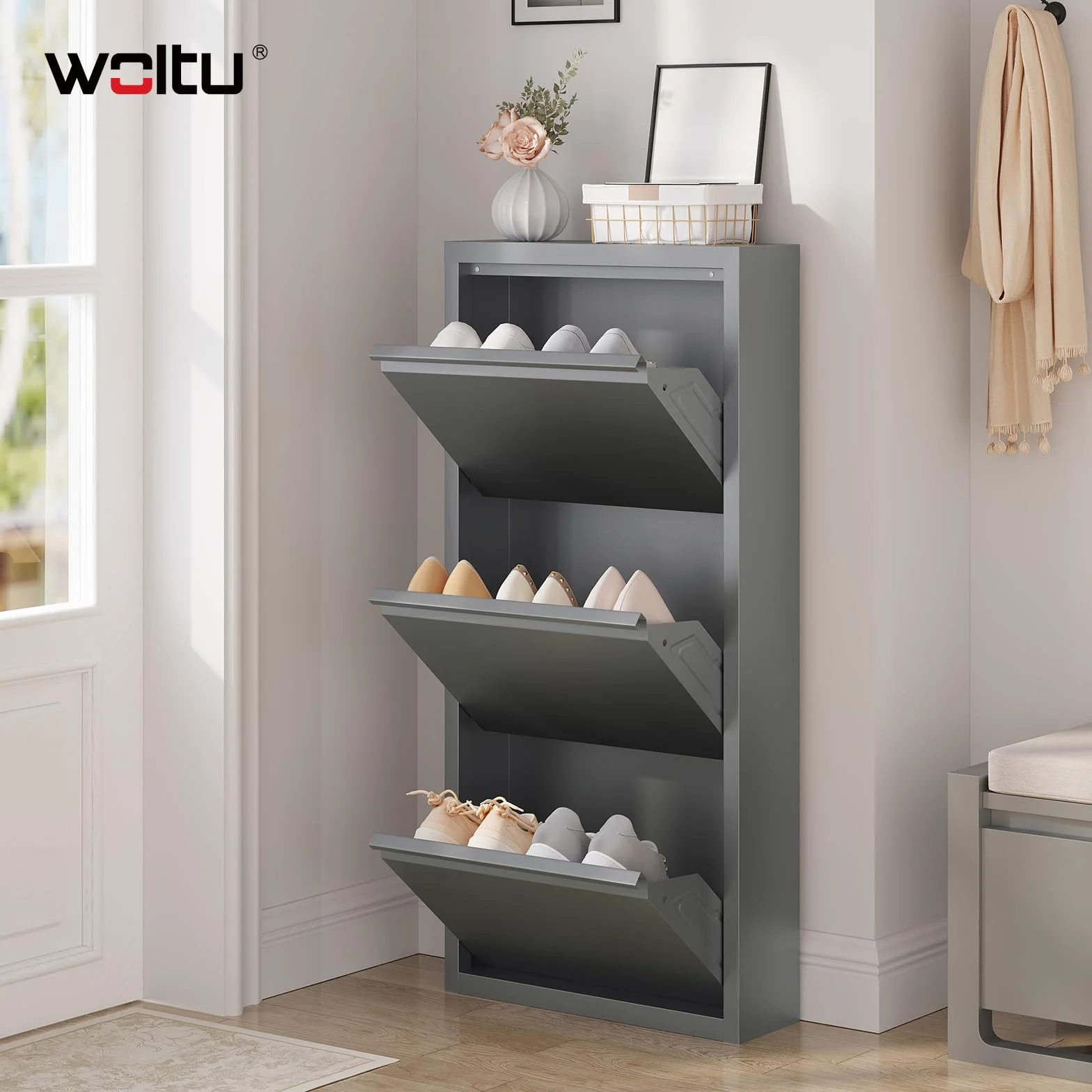 WOLTU Szafka na buty z 3 klapkami, regał na buty, uchylny, na 9 par, z metalu, do korytarza i salonu, 50 x 106 x 15 cm, jasnoszara