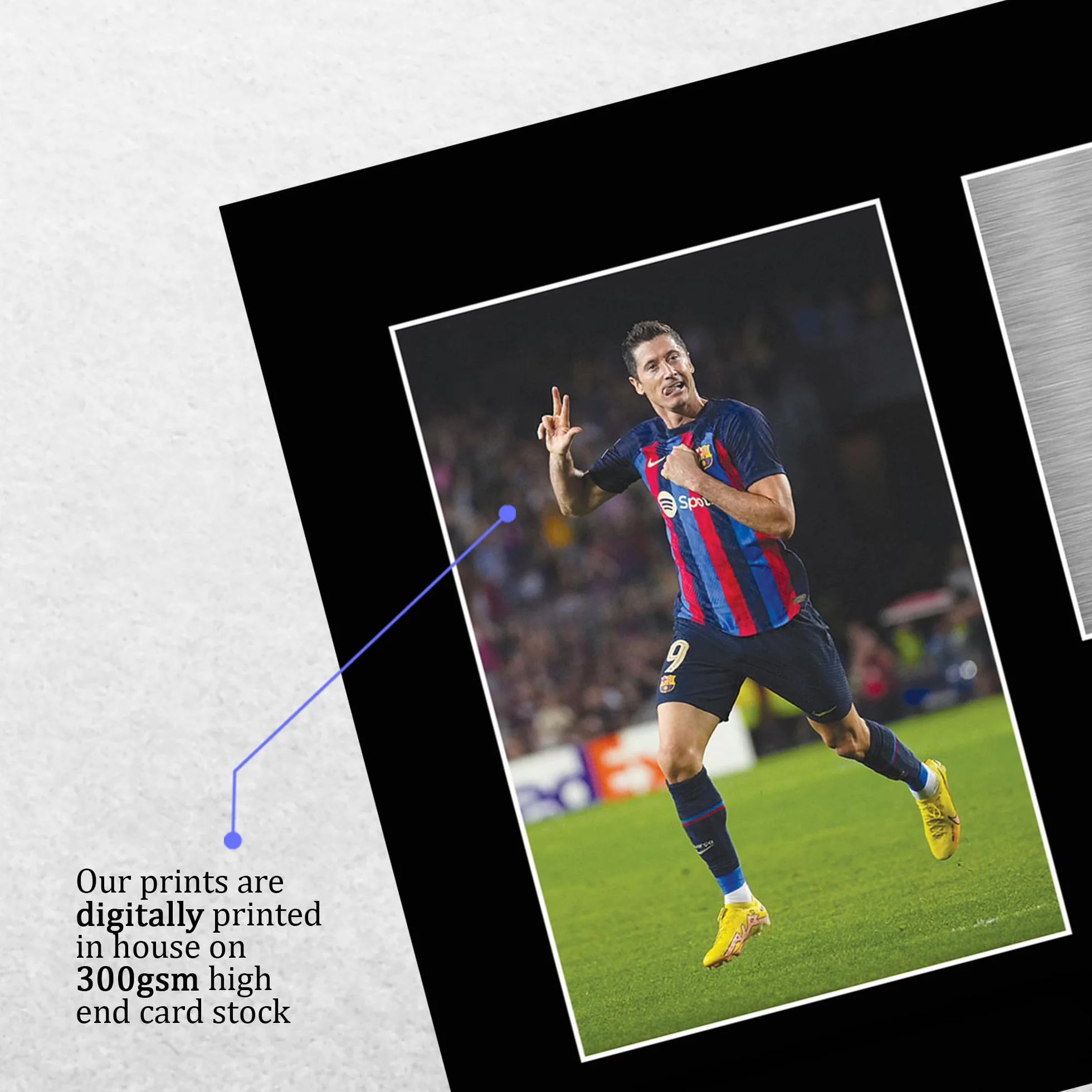 HWC Trading A4 Robert Lewandowski Barcelona Prezenty Drukowane Podpisane Zdjęcie Z Autografem Dla Fanów Piłki Nożnej I Kibiców - A4