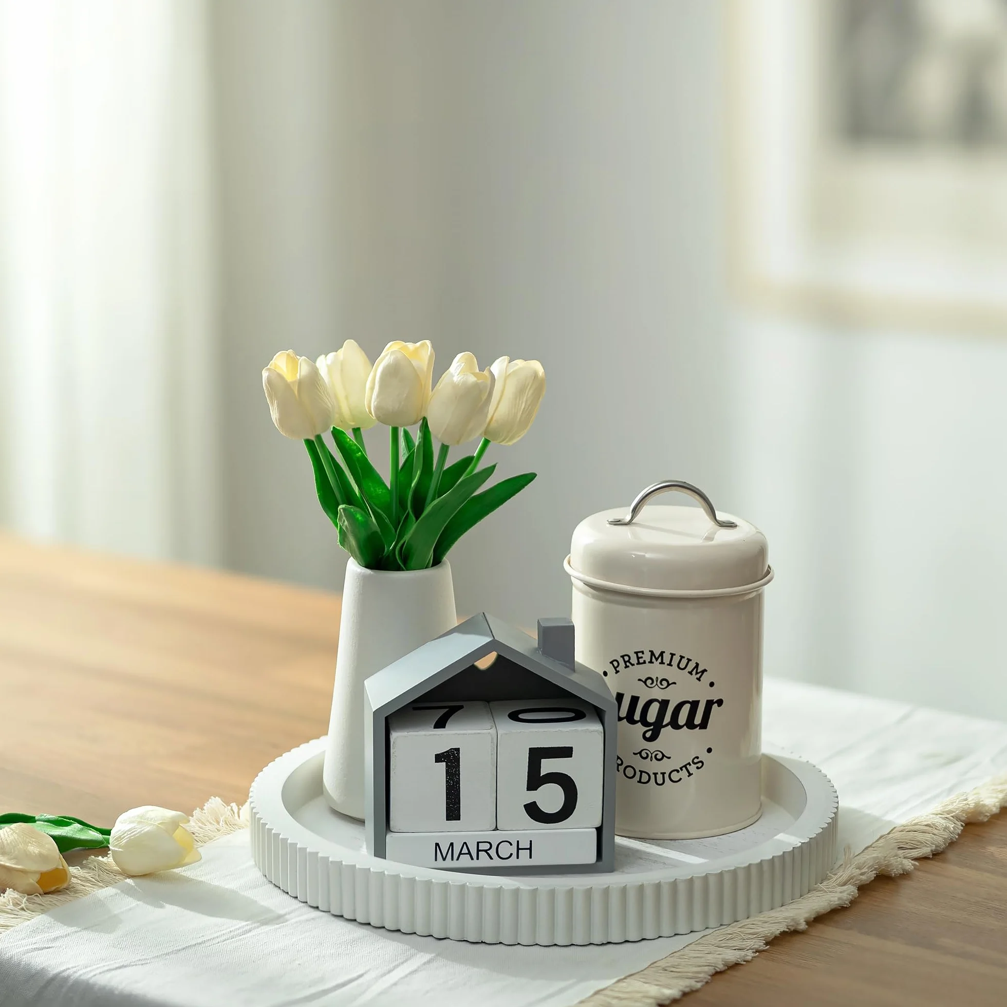 Hanobe Okrągła dekoracyjna taca Deco: Shabby Chic Białe drewniane tacki do serwowania do kuchni salonu - 30 cm Nowoczesna dekoracja domu Pionowe paski na stolik kawowy Wejście
