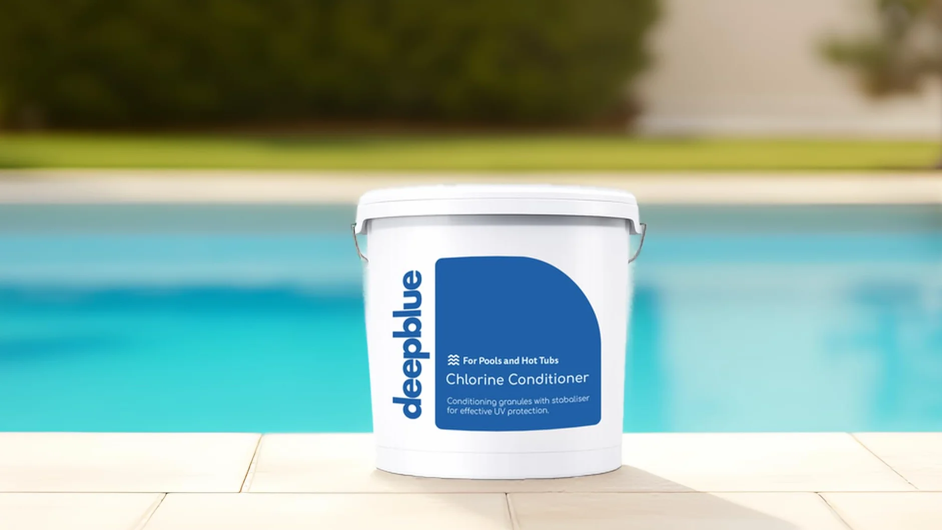 Deep Blue Pro Chlorine Conditioner and Stabiliser 2.5Kg Granular Formula for Pools Granules for Pool and Spa Water Care, 2.5Kg, Suitable for Hot Tub & Pool Maintenance