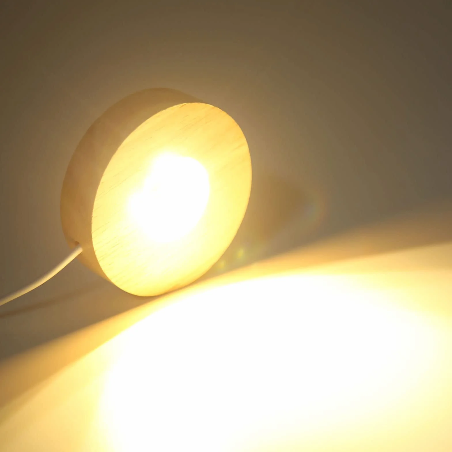Podstawa do wyświetlacza LED, luksusowa drewniana podstawa LED z zasilaniem USB, średnica 8 cm, solidne dębowe drewno do prezentacji kryształów, szkła artystycznego i biżuterii