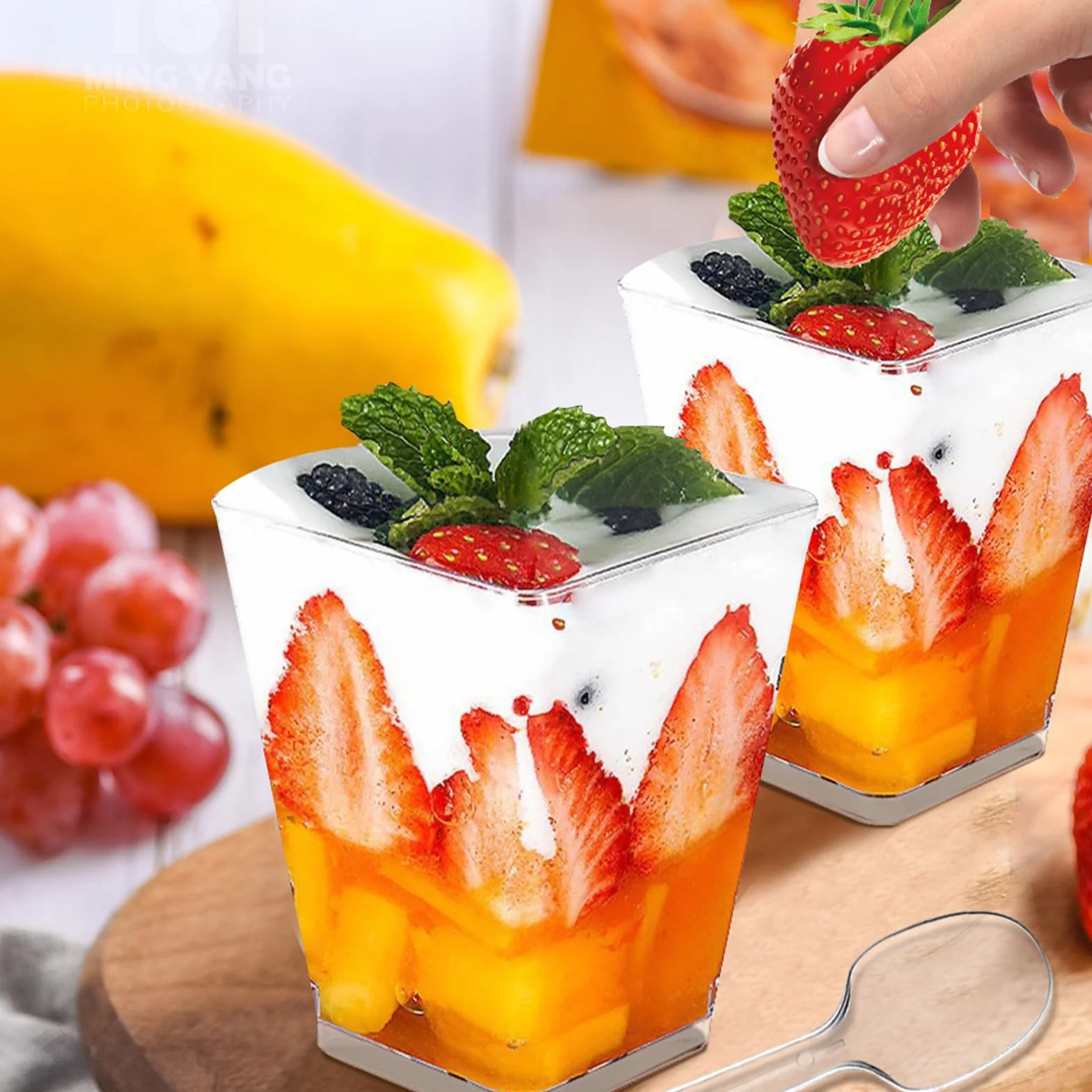 50 sztuk szklanek deserowych z tworzywa sztucznego, kubki deserowe wielokrotnego użytku, kubki deserowe z tworzywa sztucznego, 5 oz/160 ml, z łyżeczkami, przezroczyste miseczki deserowe na