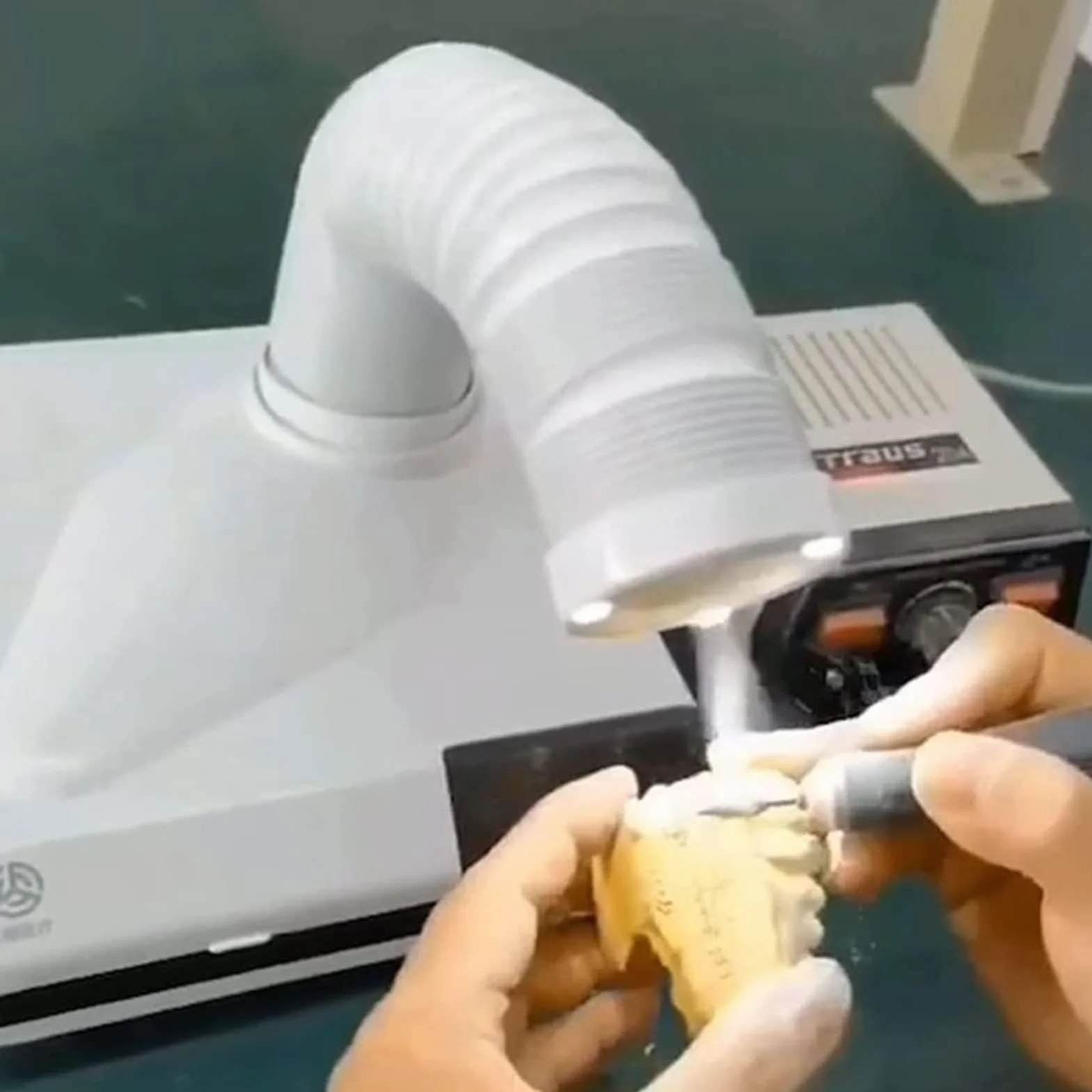 Odkurzacz stomatologiczny, stołowy odpylacz z rurką teleskopową LED i wentylatorem do skutecznego odsysania kurzu w laboratoriach dentystycznych