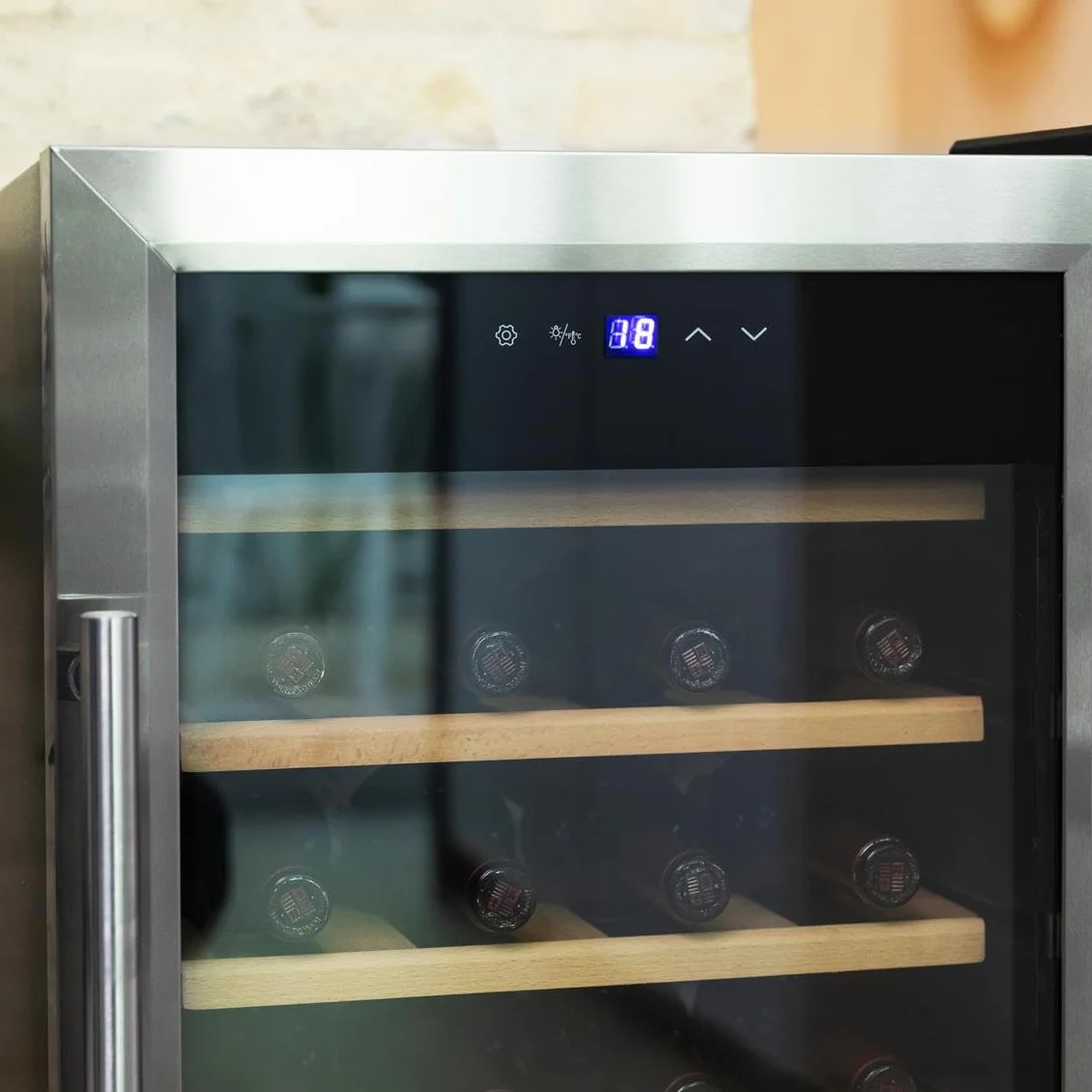 Cecotec Winiarnia, chłodziarka na wino, 24 butelki Bolero GrandSommelier 2450 Inox Compressor. Regulowana temperatura 5-18ºC, wysoka wydajność, cicha praca i brak wibracji
