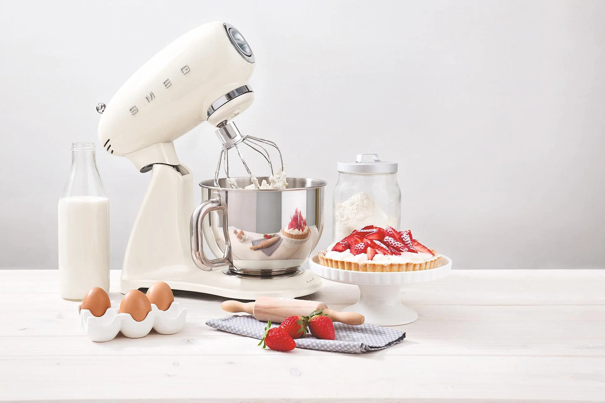 Smeg SMF03CREU mixeur Robot mixer 800 W Crème