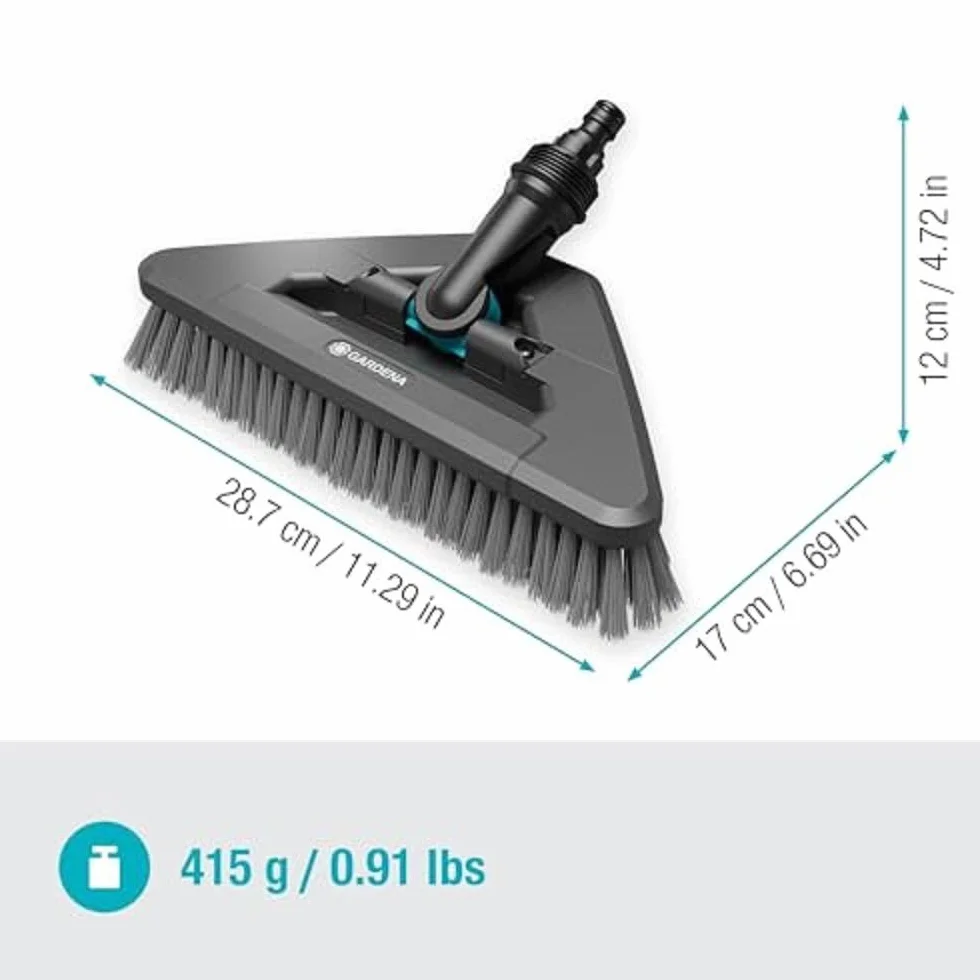 Gardena Szczotka do trzonka Cleansystem soft flex: do czyszczenia wrażliwych powierzchni, forma trójkąta, miękkie włosie, obrotowa, połączenie z Cleansystem, do większych powierzchni (18812-20)