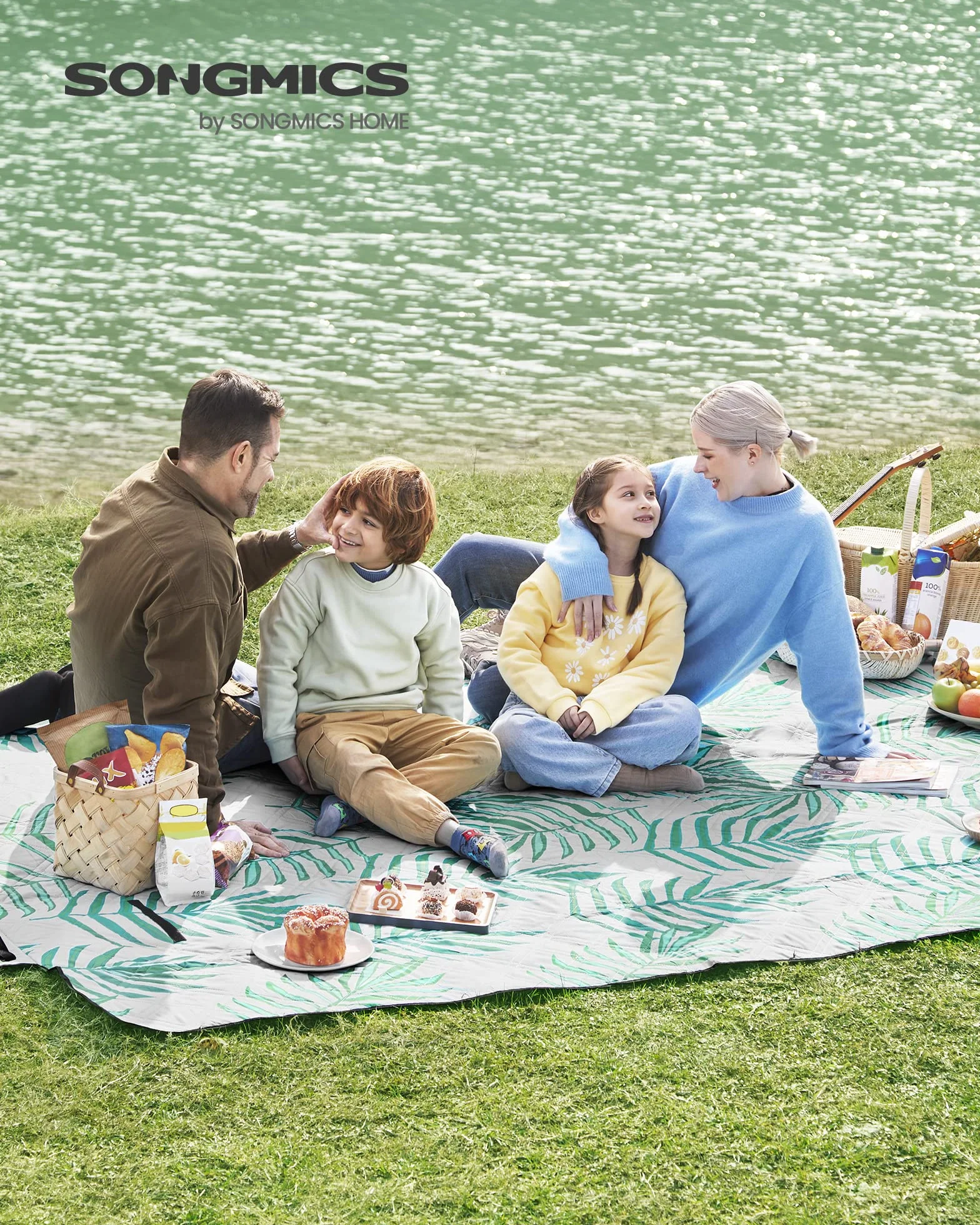 SONGMICS Koc piknikowy, 300 x 200 cm, duży, koc kempingowy, do parku, ogrodu, na plażę, wodoodporny, można prać w pralce, składany, szary z tropikalną paprocią GCM100G02