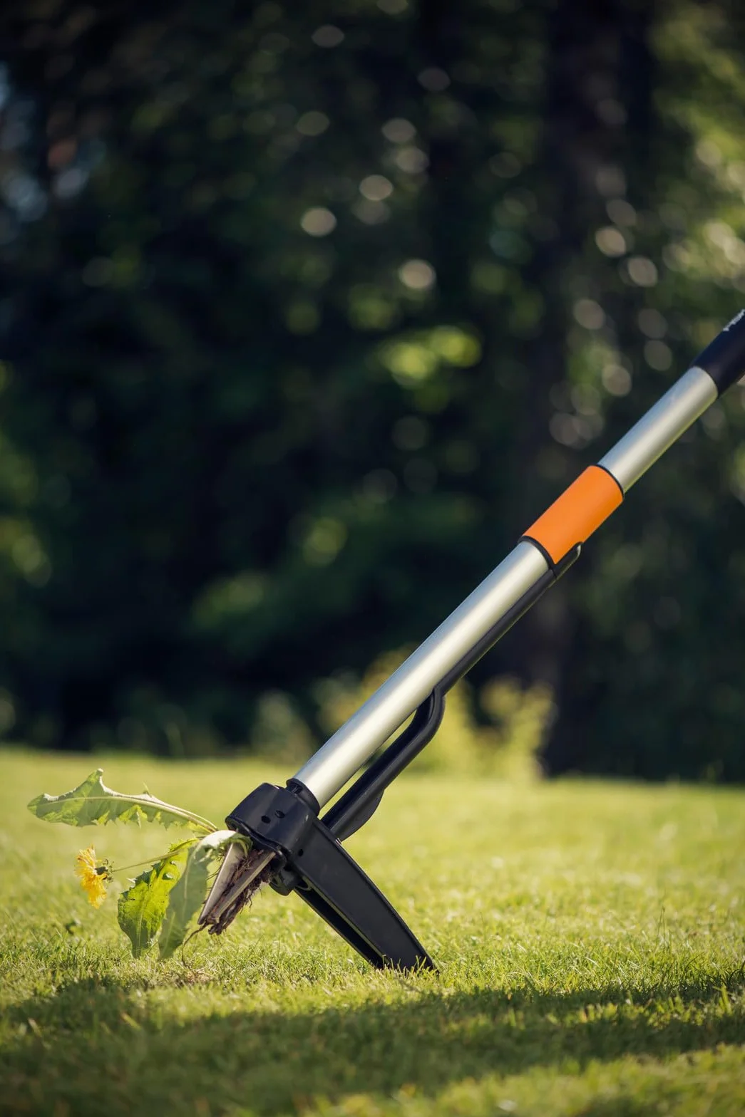Fiskars Teleskopowy wyrywacz do chwastów, Długość 1 - 1,19 m, Ramiona ze stali nierdzewnej/ trzonek z tworzywa, Czarno-pomarańczowy, Smart-Fit, 1020125