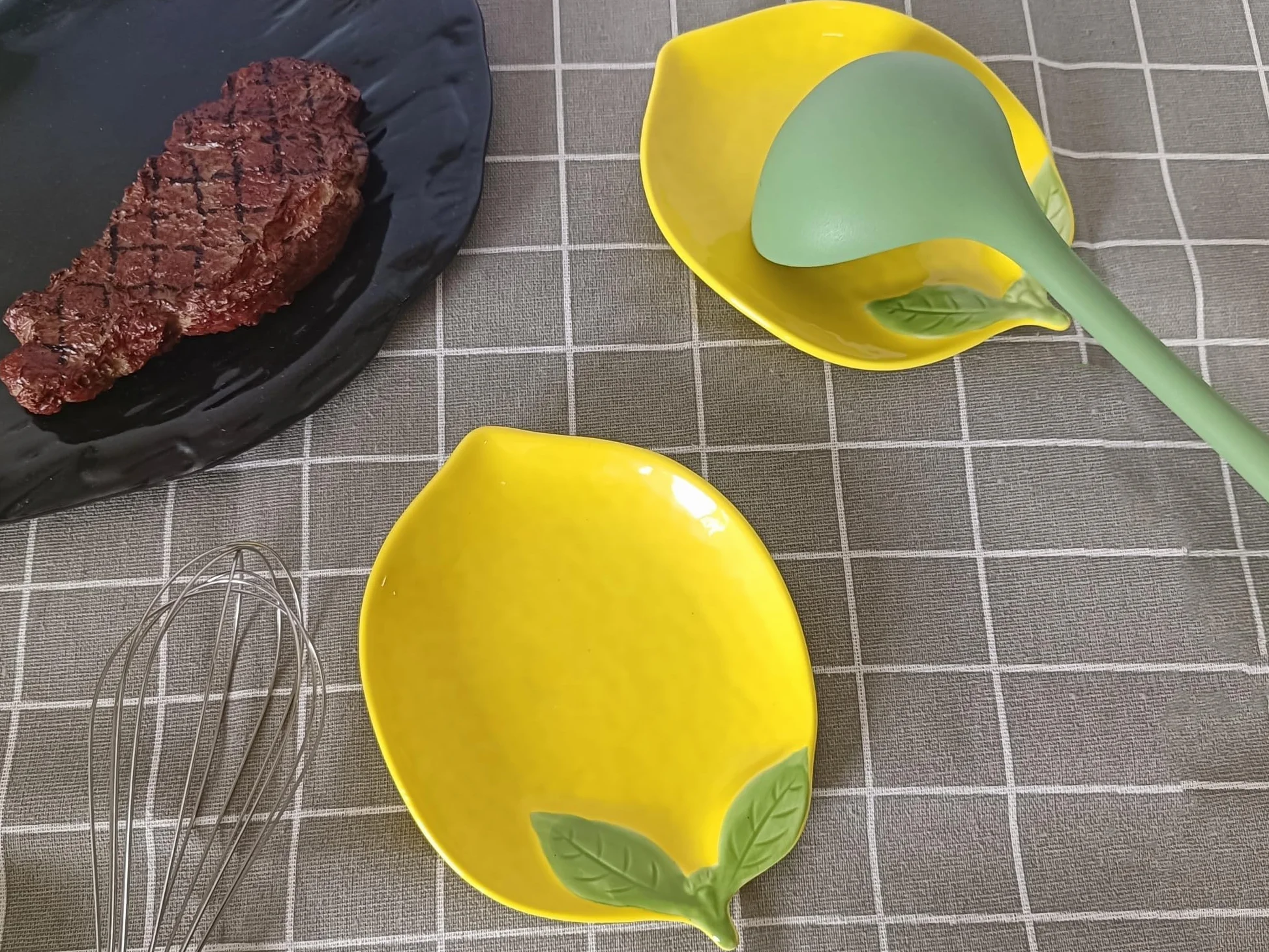 Ceramiczna półka na łyżki w kształcie cytryny, kolorowa półka na łyżki z dekoracją liści, uchwyt na łyżki do kuchni, nadaje się do mycia w zmywarce, Spoon Reest Ceramic na łyżki kuchenne, łyżeczki do