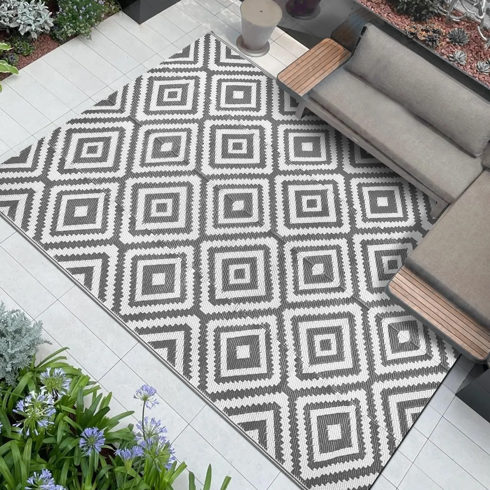 Famibay Dywan zewnętrzny Duży 120 x 180 cm Wodoodporny Zewnętrzny Zmywalny Odporny na promieniowanie UV Plastikowy Dywan Do Ogrodu, Patio, Plażi, Pikników, Kempingu, Podwórka