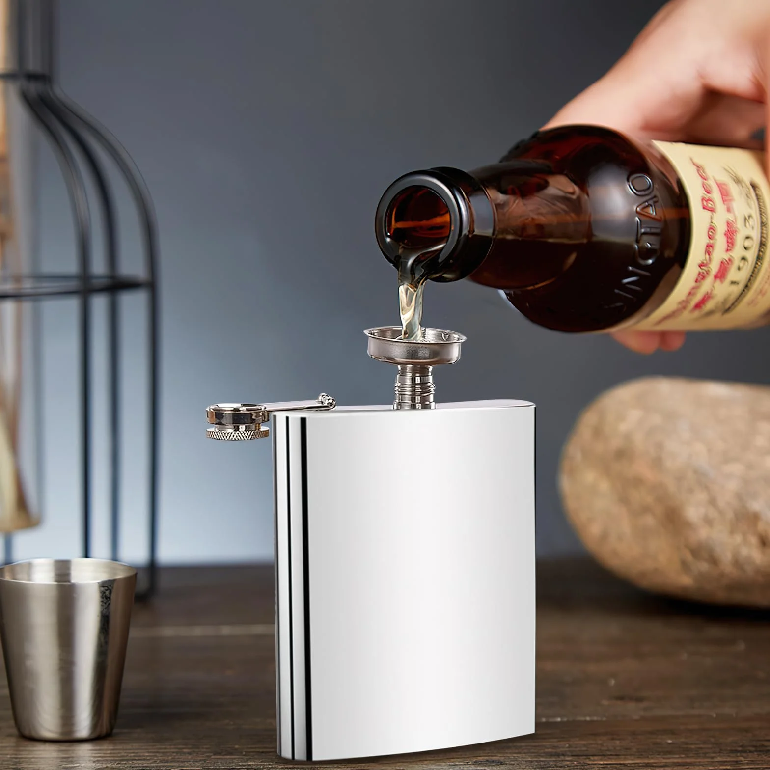 Piersiówka ze stali nierdzewnej 304, 225 ml i zestaw lejków, szczelna piersiówka do przechowywania alkoholu, ze stali nierdzewnej, dla mężczyzn i kobiet (srebrna)