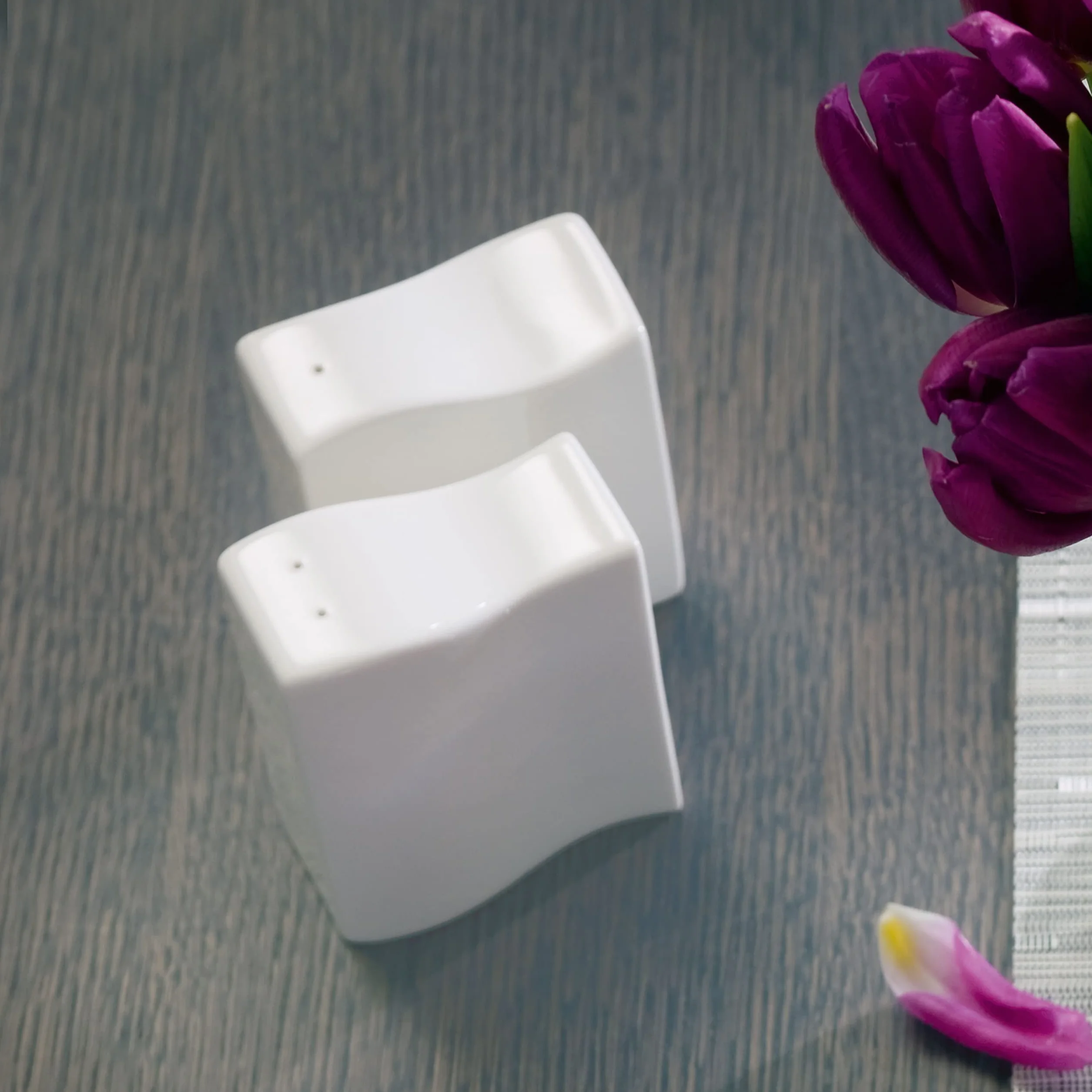 Villeroy und Boch NewWave pieprzniczka, porcelana premium, biała