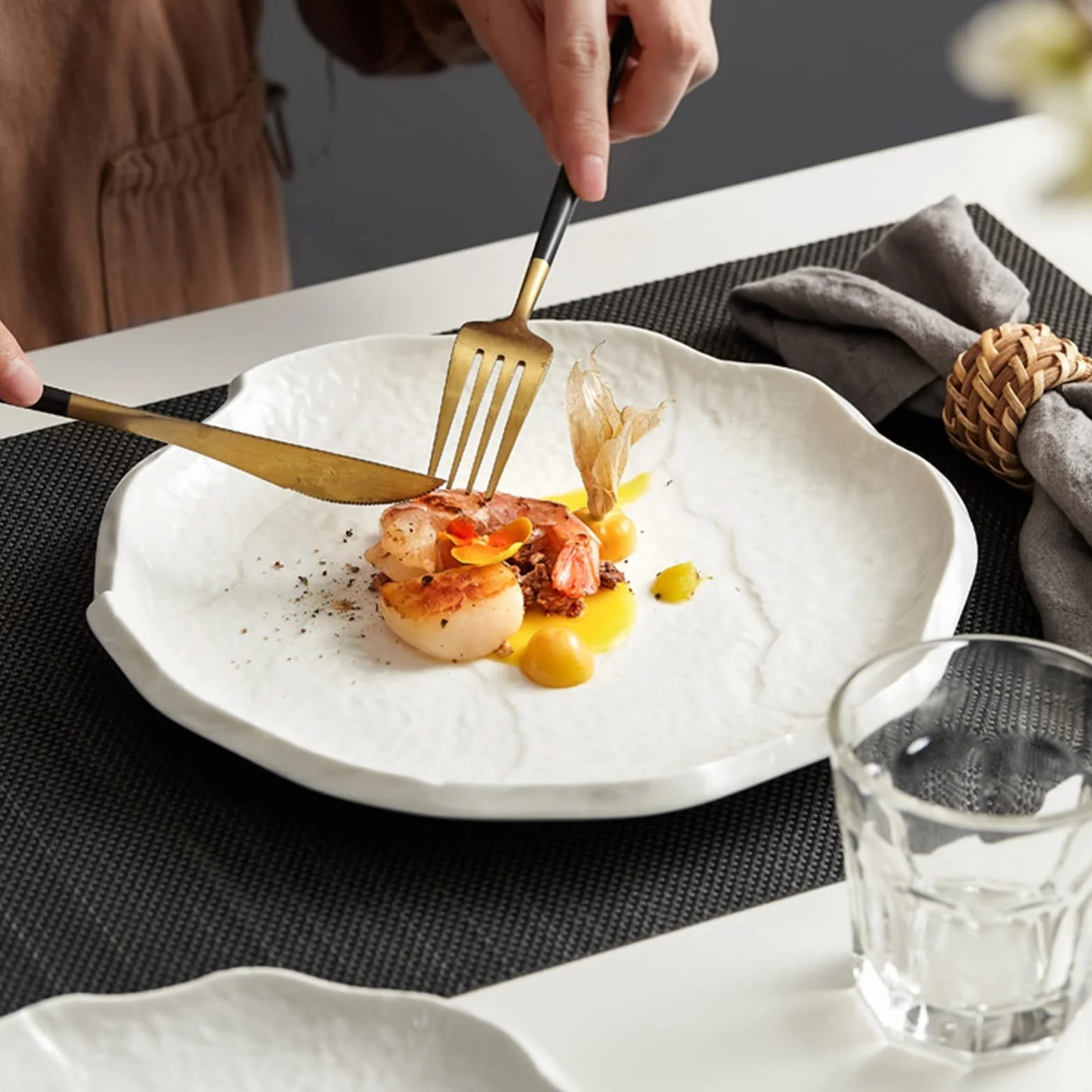 Obiadowe Talerze Chlebowe Biały talerz do jadalni Ceramiczny Nieregularny obiadowy Talerz naczyń deserowy Naczynia domowe Hotelowa kawiarnia Płaski Głęboki Talerze Kuchenne(Średni)