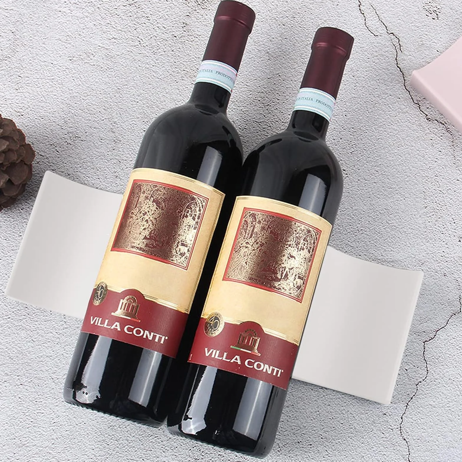 2 sztuki stojak na wino lodówka, stojak na wino antypoślizgowy i układany w stosy butelka na napoje, organizer na butelki idealny do przechowywania wina, puszek piwa, napojów itp. na stołach