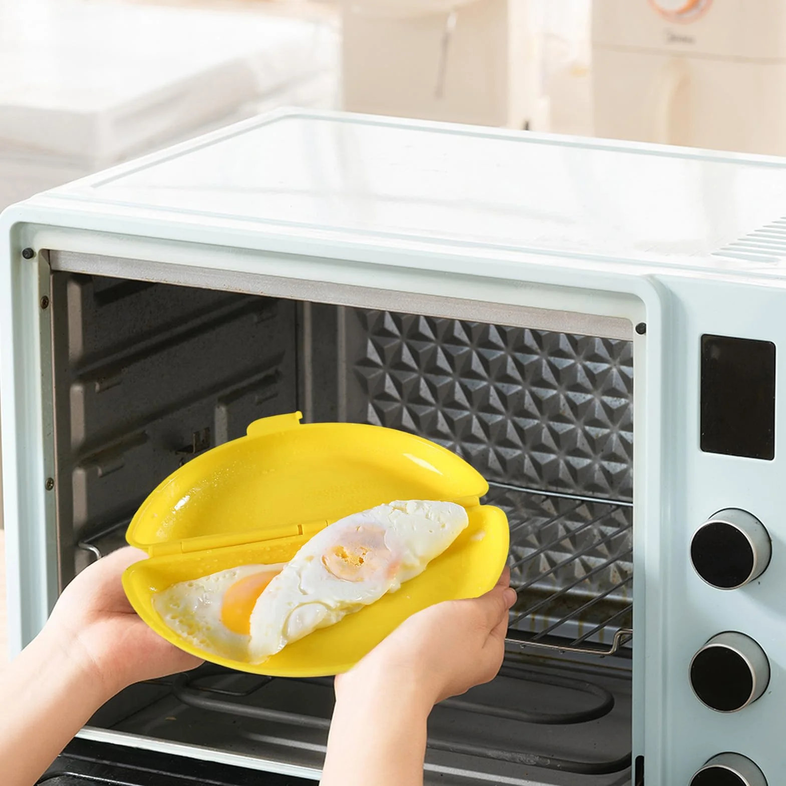 Microwave Egg Cooker - Portable Omelette Pan with Lid | Steam Eggs Quickly for Breakfast, Kitchen Gadget for Microwaves Ovens, Easy Egg Poacher, Fast and Healthy Meals, Compact and Convenient