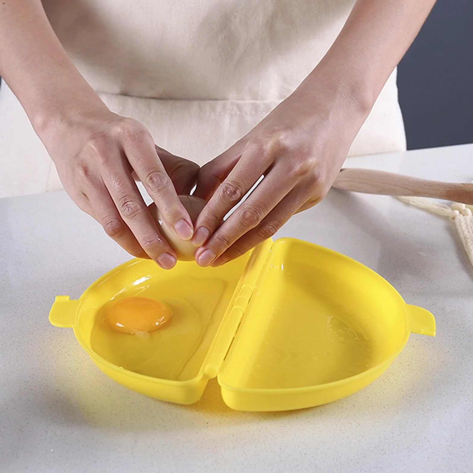 Microwave Egg Cooker - Portable Omelette Pan with Lid | Steam Eggs Quickly for Breakfast, Kitchen Gadget for Microwaves Ovens, Easy Egg Poacher, Fast and Healthy Meals, Compact and Convenient