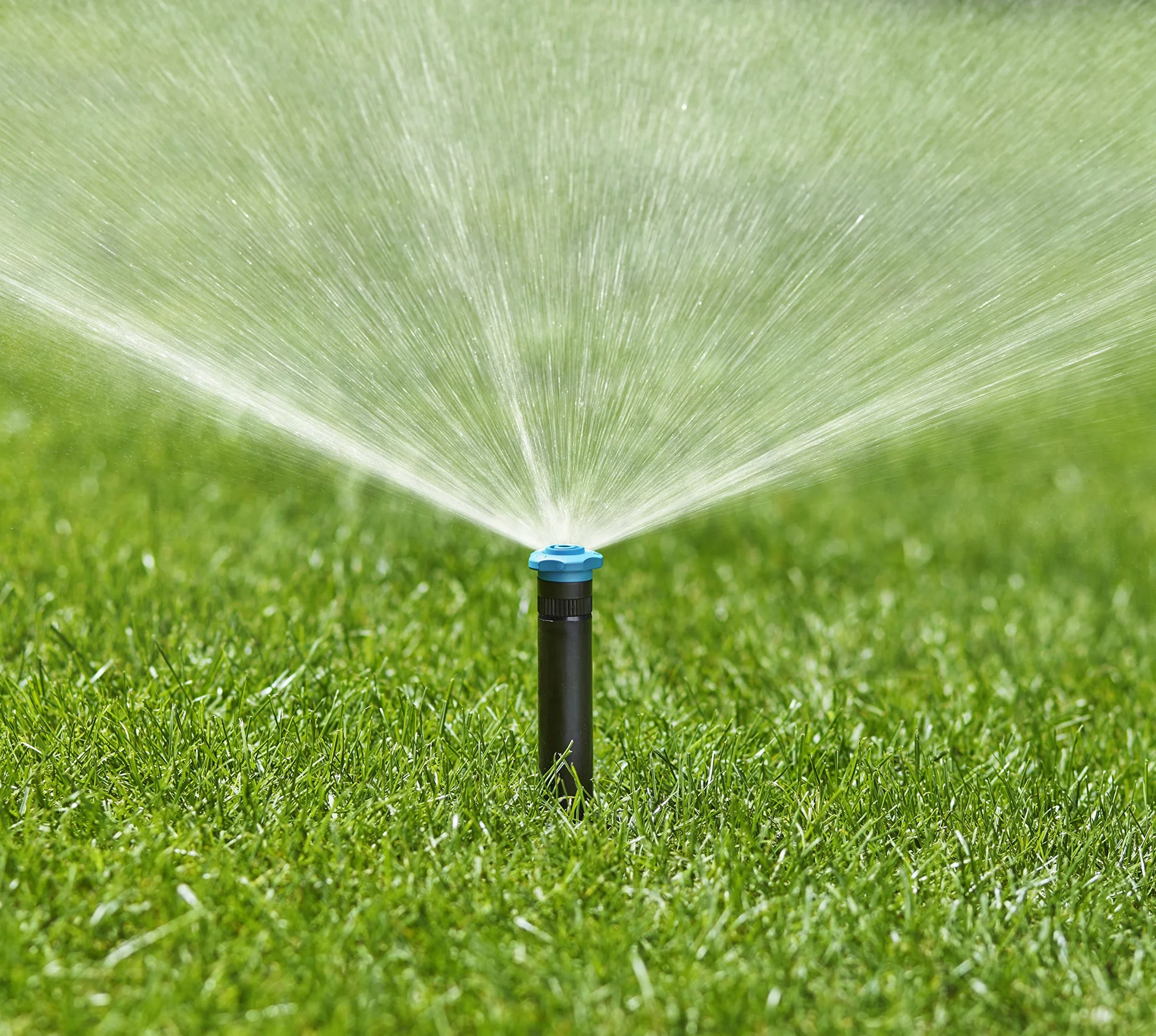 Gardena system tryskaczowy, wpuszczana deszczownica SD30: System nawadniania Pop Up do małych powierzchni trawników do 30 m², zasięg 1,5-3 m, z dyszą rozp., gwint wewn. 1/2 cala (8241-20)