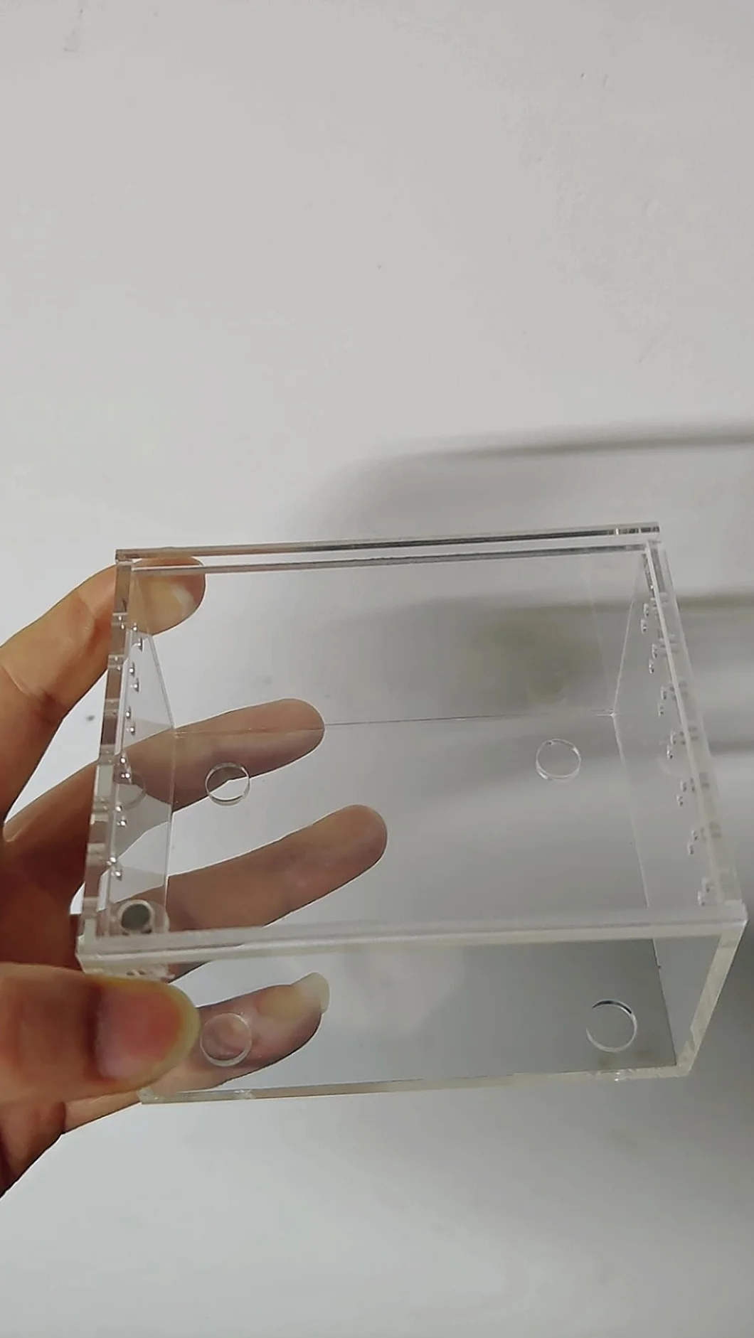 Magnetyczne akrylowe pudełko terrarium mini 10x8,5x6 cm dla pająków skorpionów węży