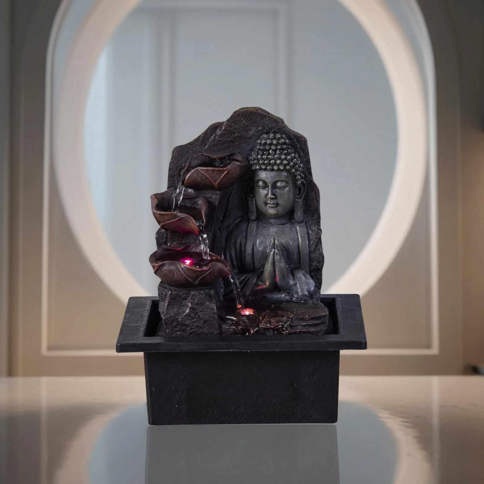 Fontanna wewnętrzna Wodospad Budda Lotos Kolorowe światło LED, dekoracja wnętrz Feng Shui, pomysł na prezent Zen Mind, z dostarczoną cichą pompą, duchowość Zen'Light, 21 x 21 x 26 cm