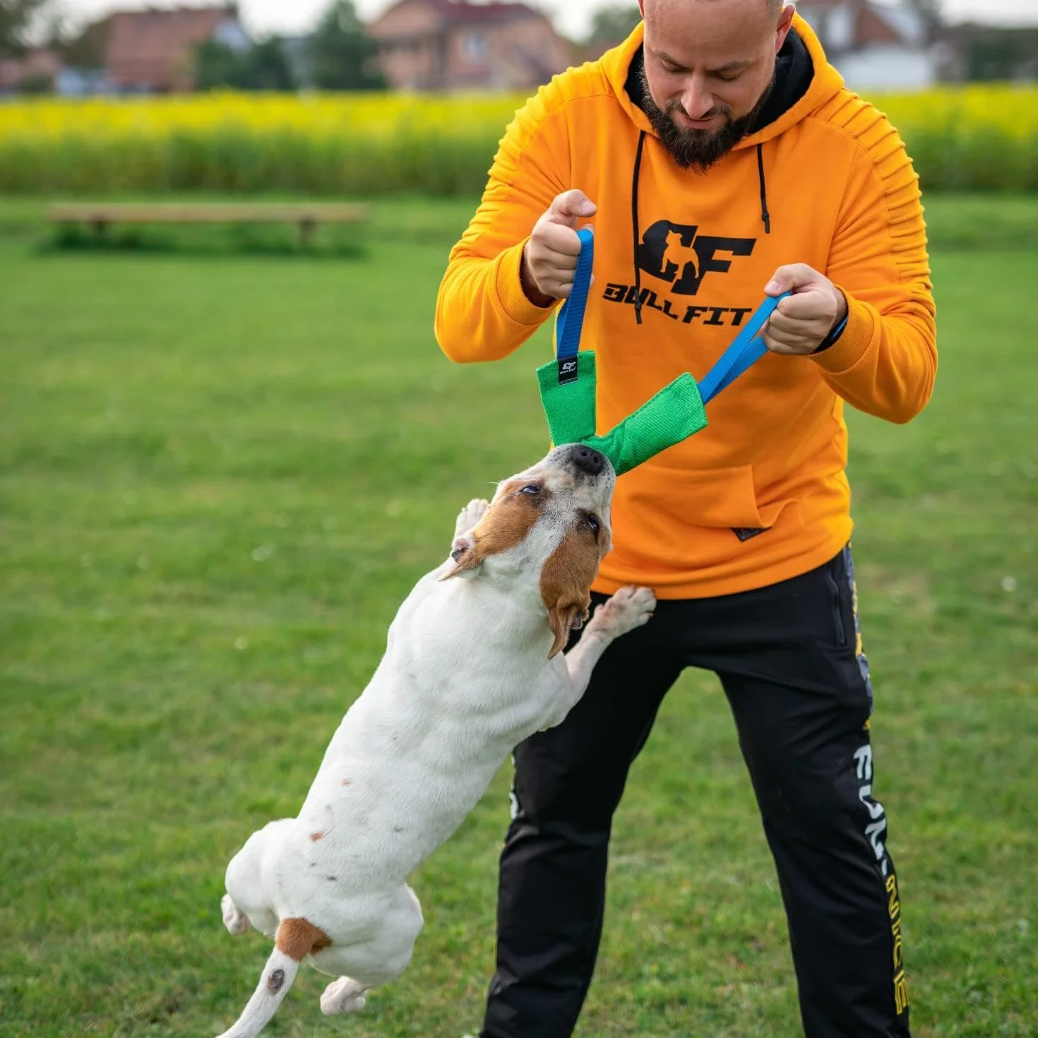 Bull Fit Szarpak dla psa 30 cm, z dwiema rączkami - Bardzo wytrzymała zabawka dla psów do treningu obronnego i kynologii sportowej - Mocny Szarpak z materiał ringowy, Aport Dummy czarny