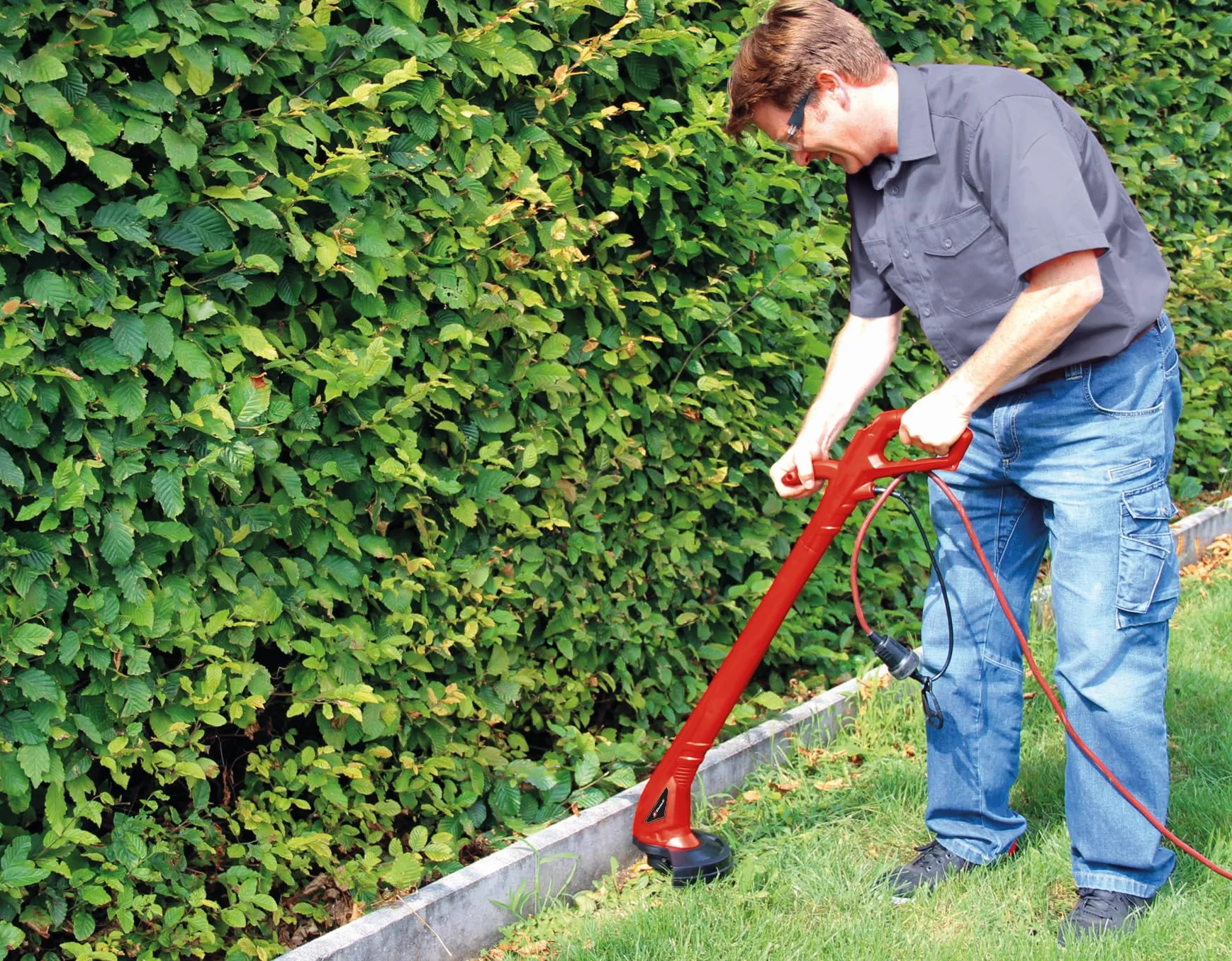 Einhell Elektryczna podkaszarka do trawy GC-ET 2522 (250 W, prowadnica dwuręczna, dodatkowy uchwyt, podwójne cięcie żyłki z automatycznym śledzeniem żyłki)