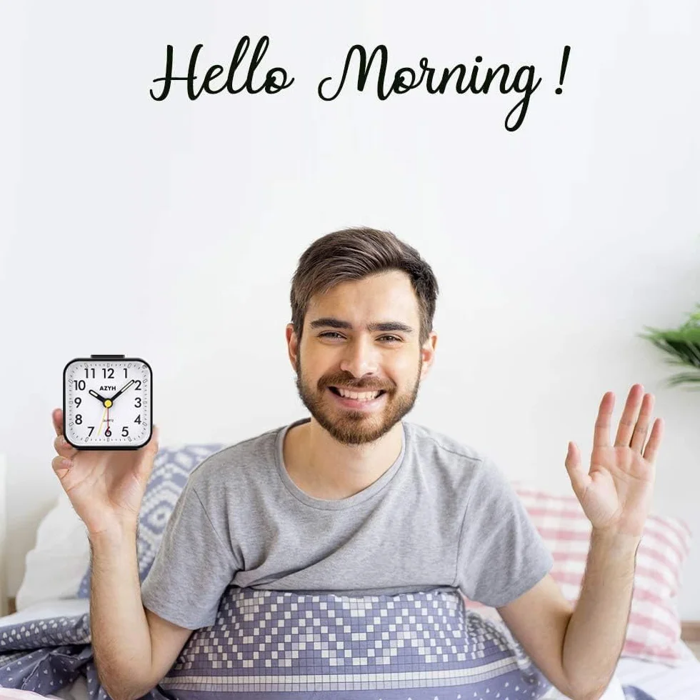 Azyh Analogowy budzik bez tykania, ze światłem, zasilany bateriami, głośny alarm, funkcja drzemki, cichy, świecący, przenośny, cichy, mały budzik podróżny dla osób głęboko śpiących