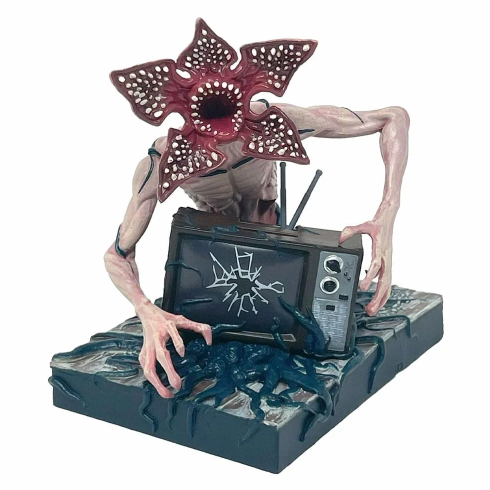 Neamedia Icons Netflix Chill Kit - Stranger Things, oficjalna licencja, wygodny koc, figurka kolekcjonerska, butelka ze stali nierdzewnej, tablica z naklejkami, pomysł na prezent świąteczny dla fanów