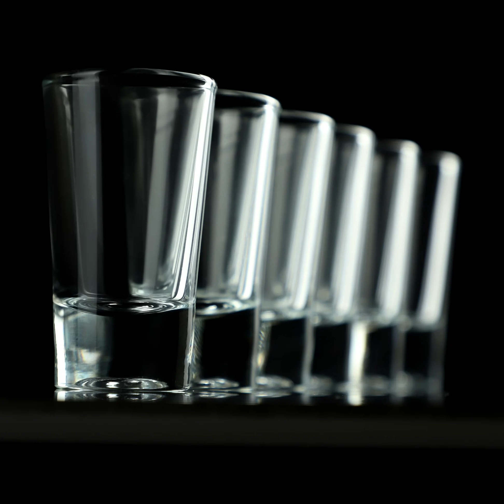 KADAX Zestaw 12 kieliszków do wódki, likierów i tequili, klasyczne, bezołowiowe, przezroczyste szkło, nadaje się do mycia w zmywarce, do wódki, likierów i tequili
