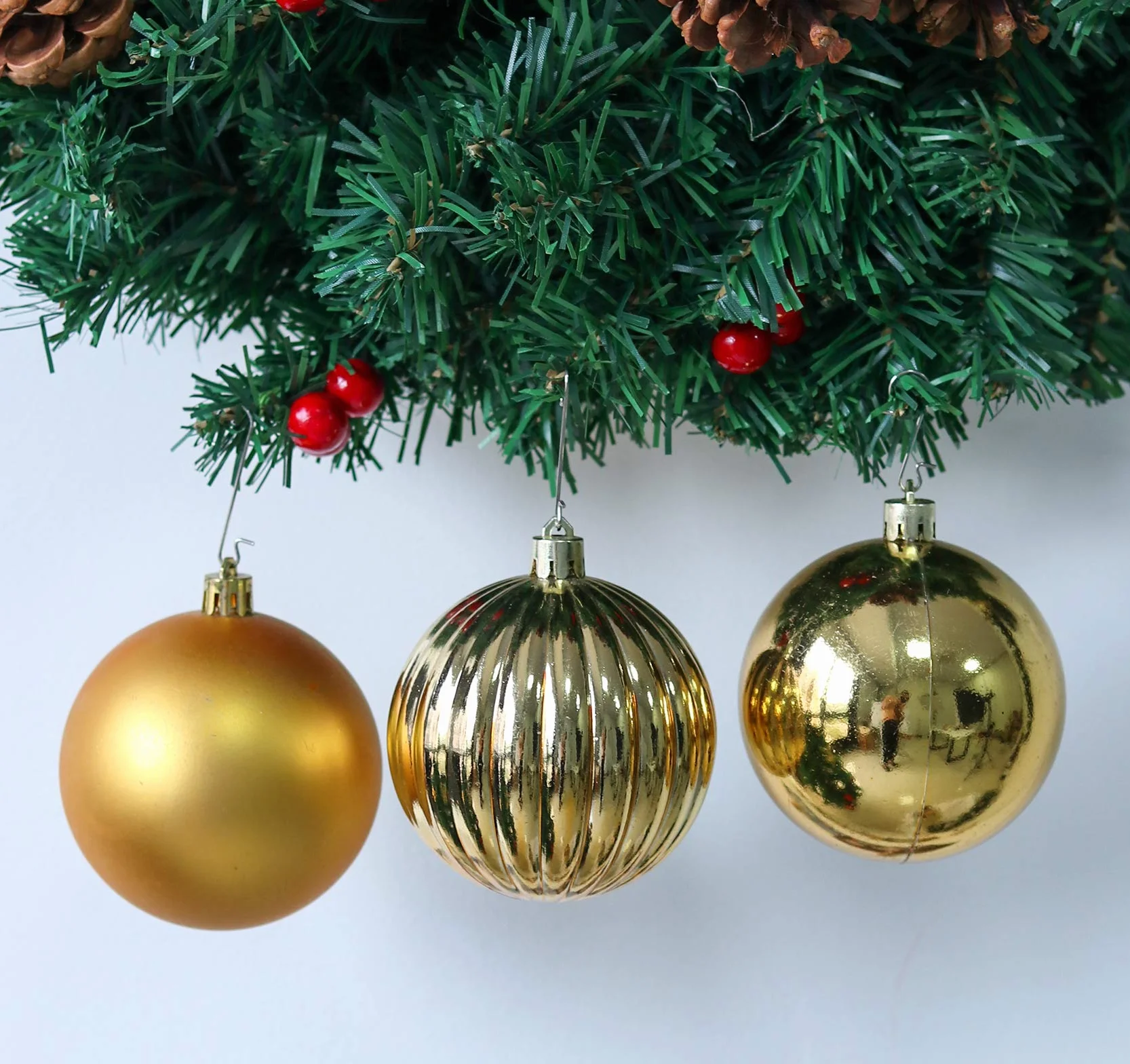 ilauke Christmas Hak, 100 x akcesoria do dekoracji szydełka choinkowego - dwukierunkowość, haczyk, do dekoracji choinki, w kształcie litery S, idealny do wisiorków ekologicznych srebrnych