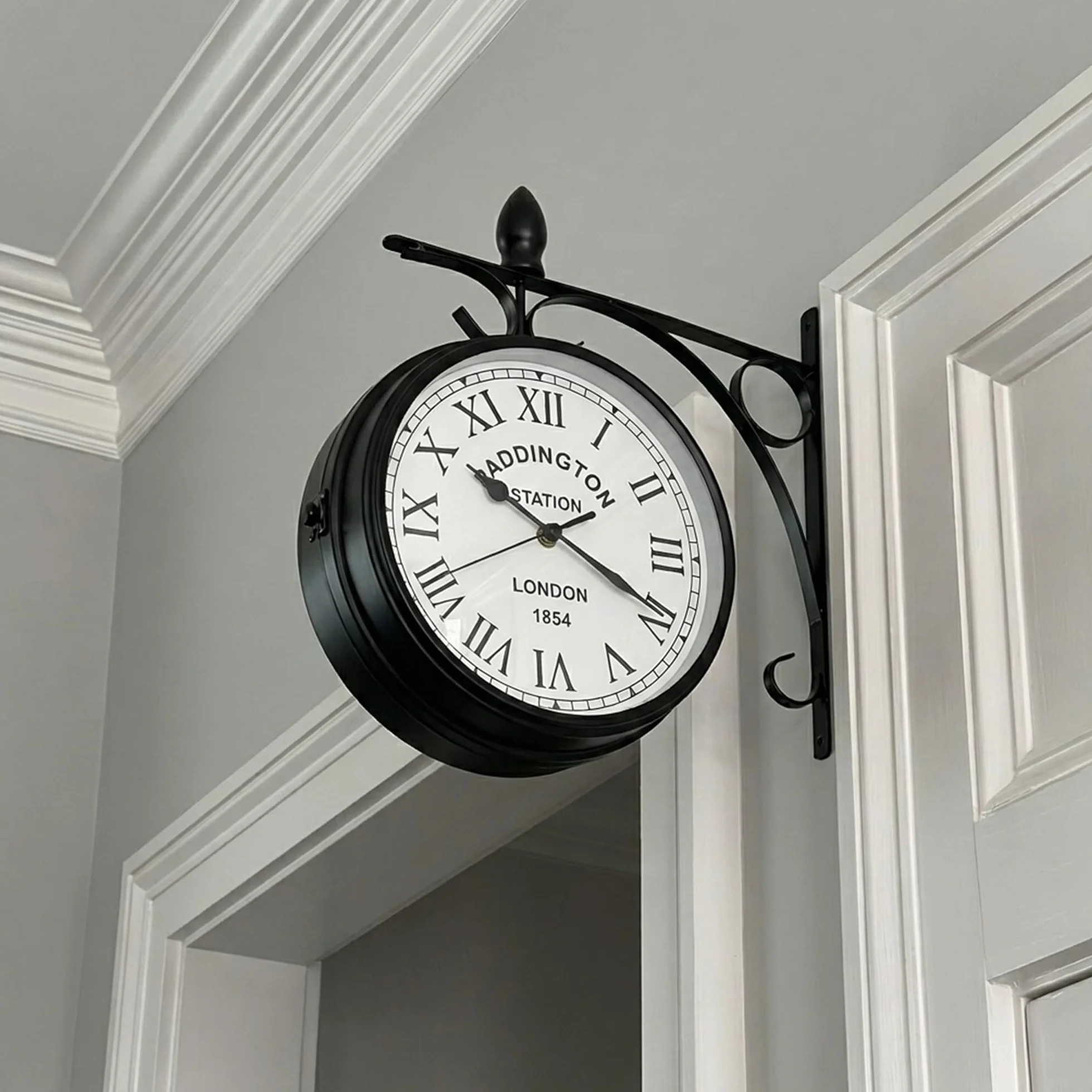 JHY DESIGN Dwustronny zegar 21 cm, metalowy zegar dworcowy, wodoszczelny, wiszący zegar w stylu retro, okrągły zegar dekoracyjny z uchwytem ściennym do pokoju, domu, na zewnątrz