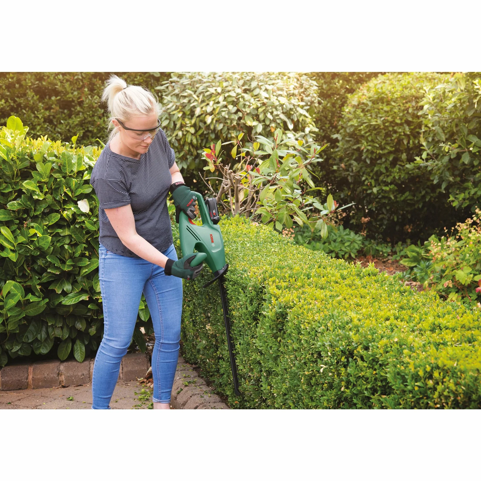Bosch Home And Garden Akumulatorowe Nożyce do Żywopłotu, EasyHedgeCut 18-45, bez Akumulatora, System 18 V, Długość Ostrza 45 cm, w Opakowaniu Kartonowym