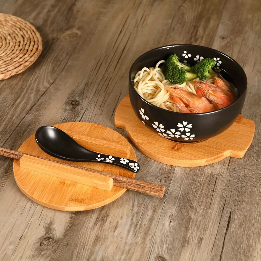 1 zestaw misek na makaron ryżowy w japońskim stylu z pokrywką łyżką i pałeczką kuchenna zastawa stołowa ceramiczna miska do zupy sałatkowej, pojemnik na żywność (5 szt./zestaw - czarny)